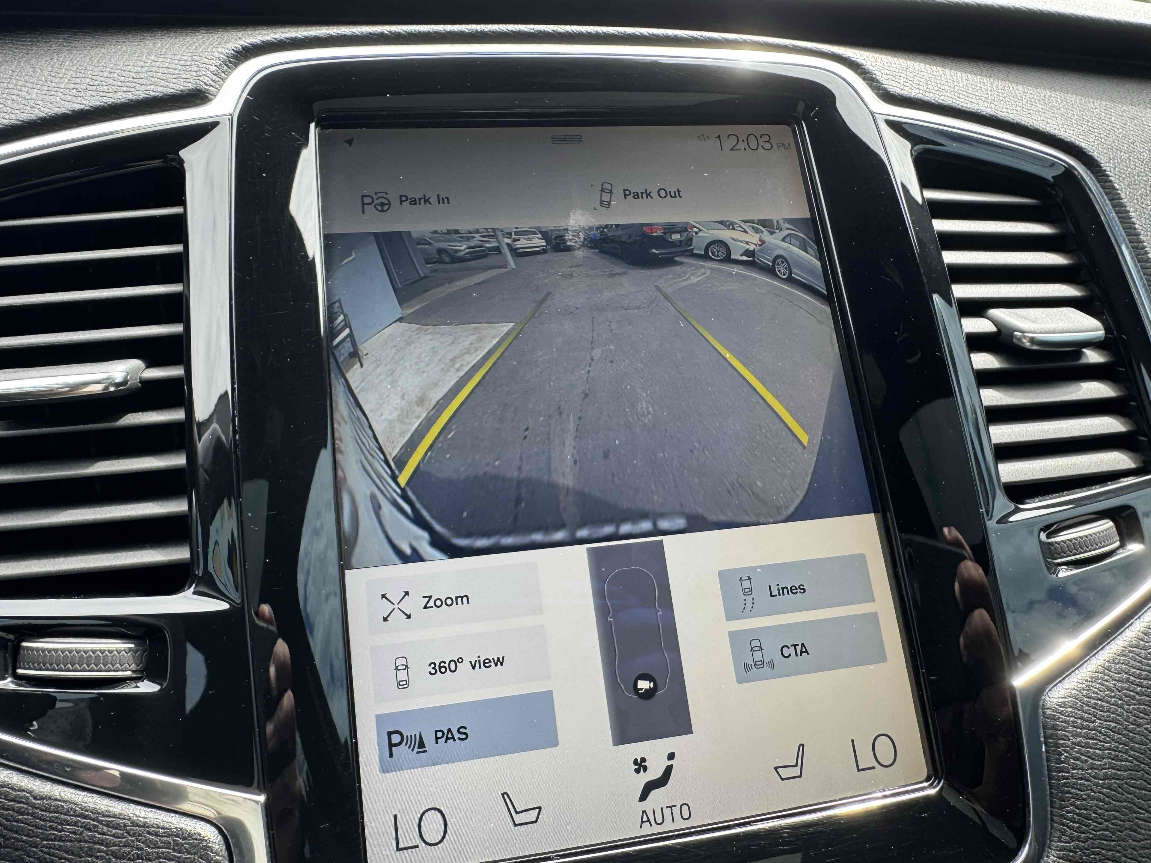 2018 Volvo XC90 R-Design photo 24