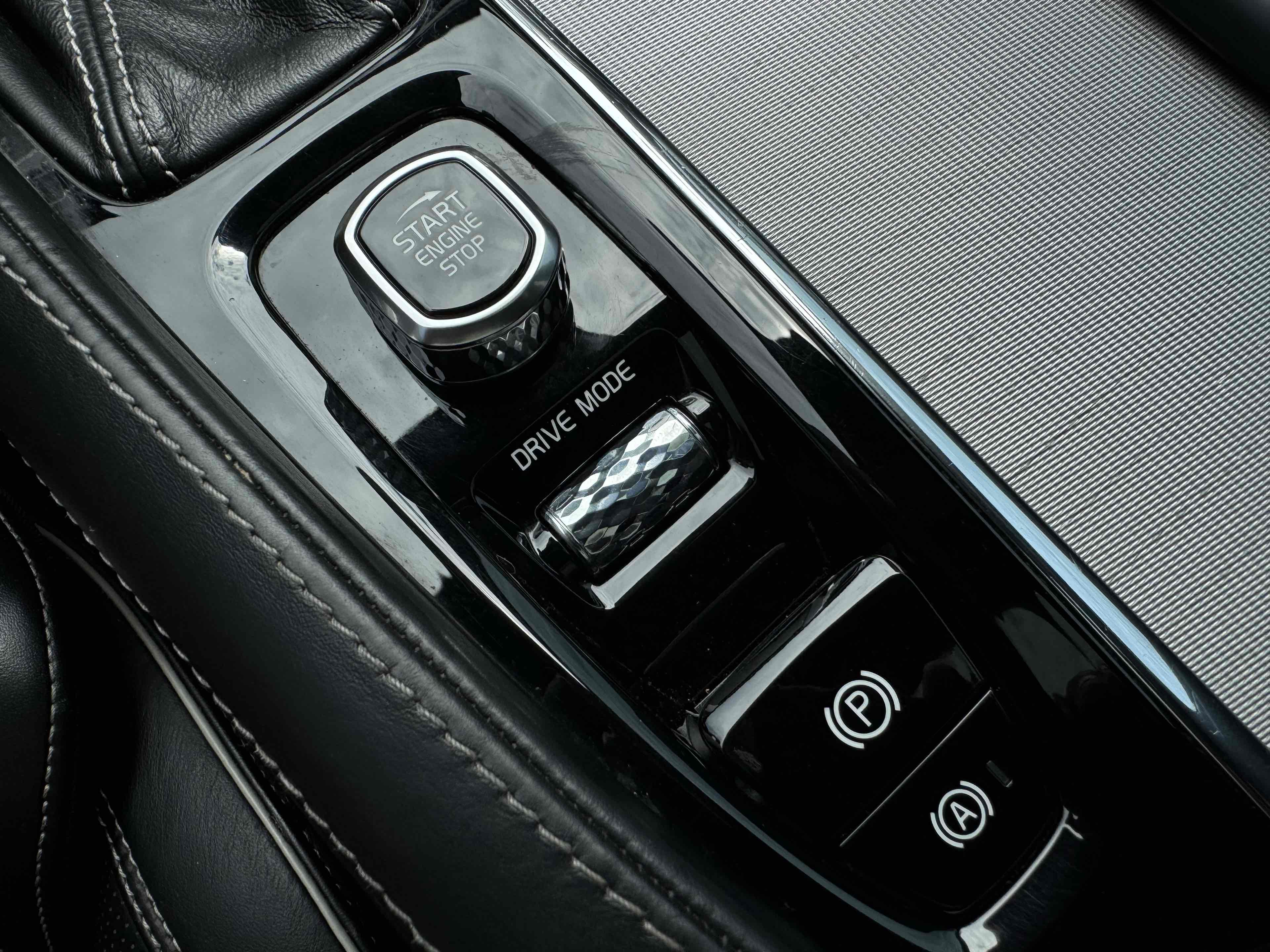 2018 Volvo XC90 R-Design photo 26