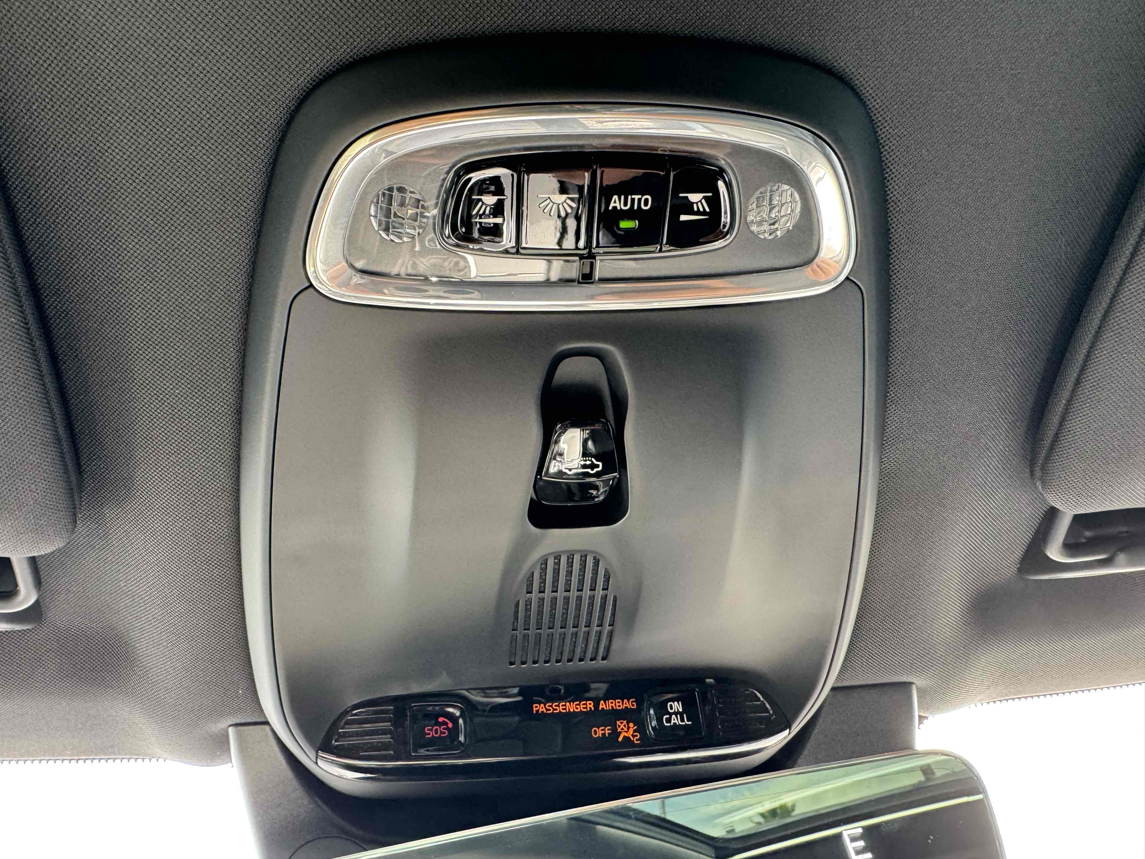 2018 Volvo XC90 R-Design photo 27