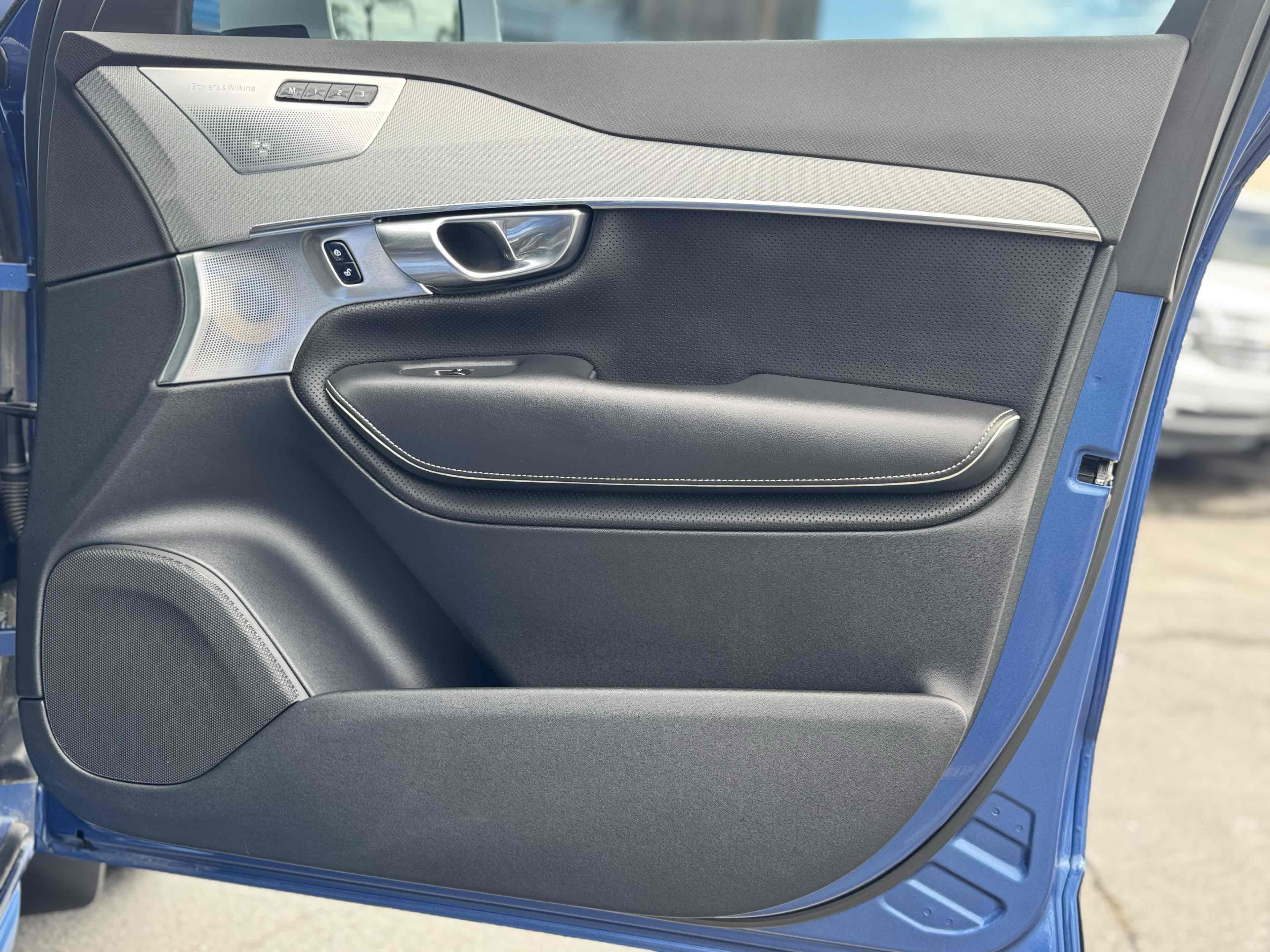 2018 Volvo XC90 R-Design photo 35