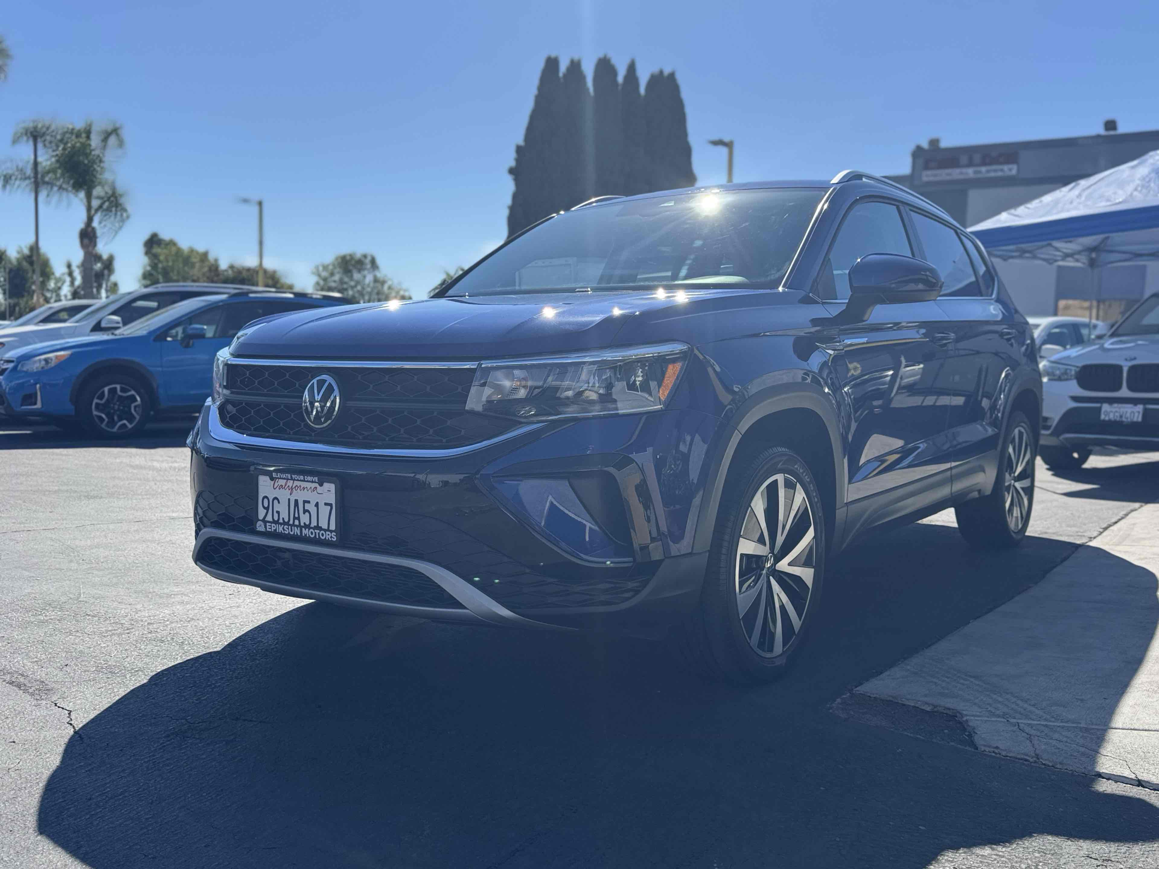 2023 Volkswagen Taos SE - Photo 2