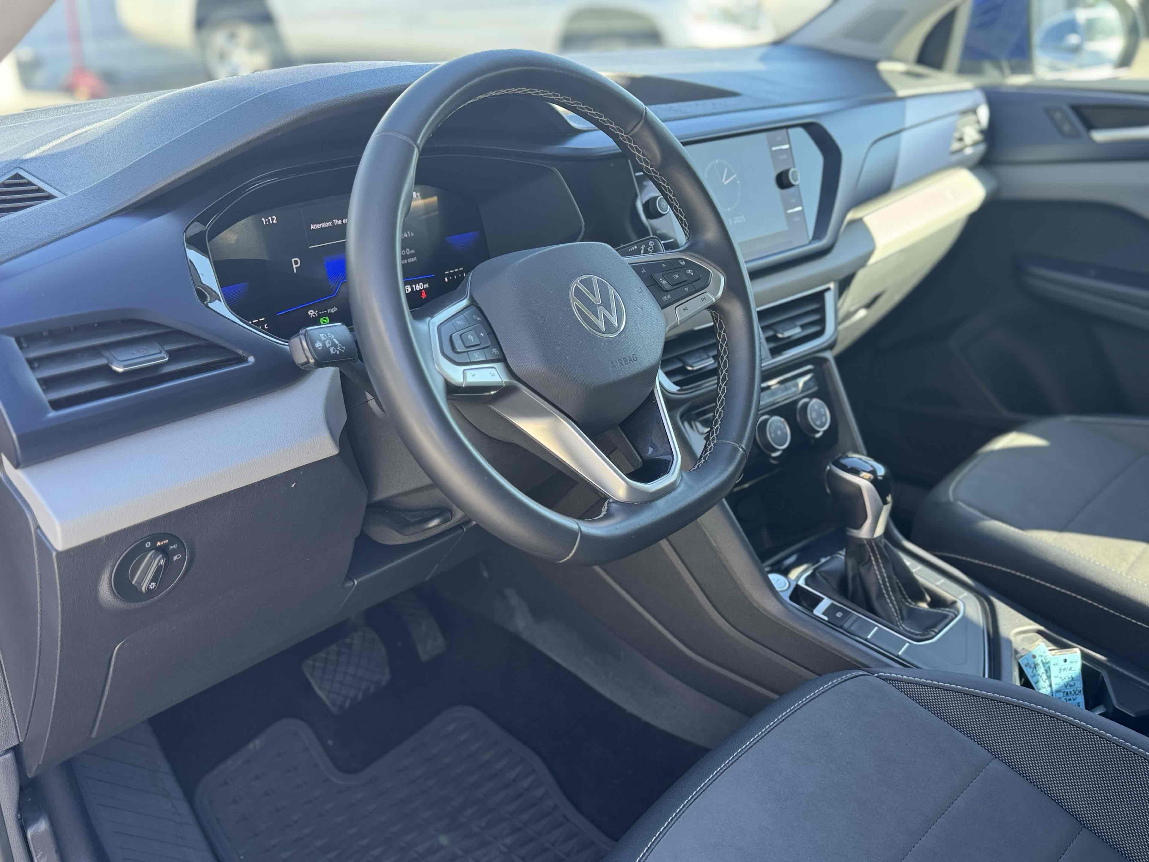 2023 Volkswagen Taos SE photo 10