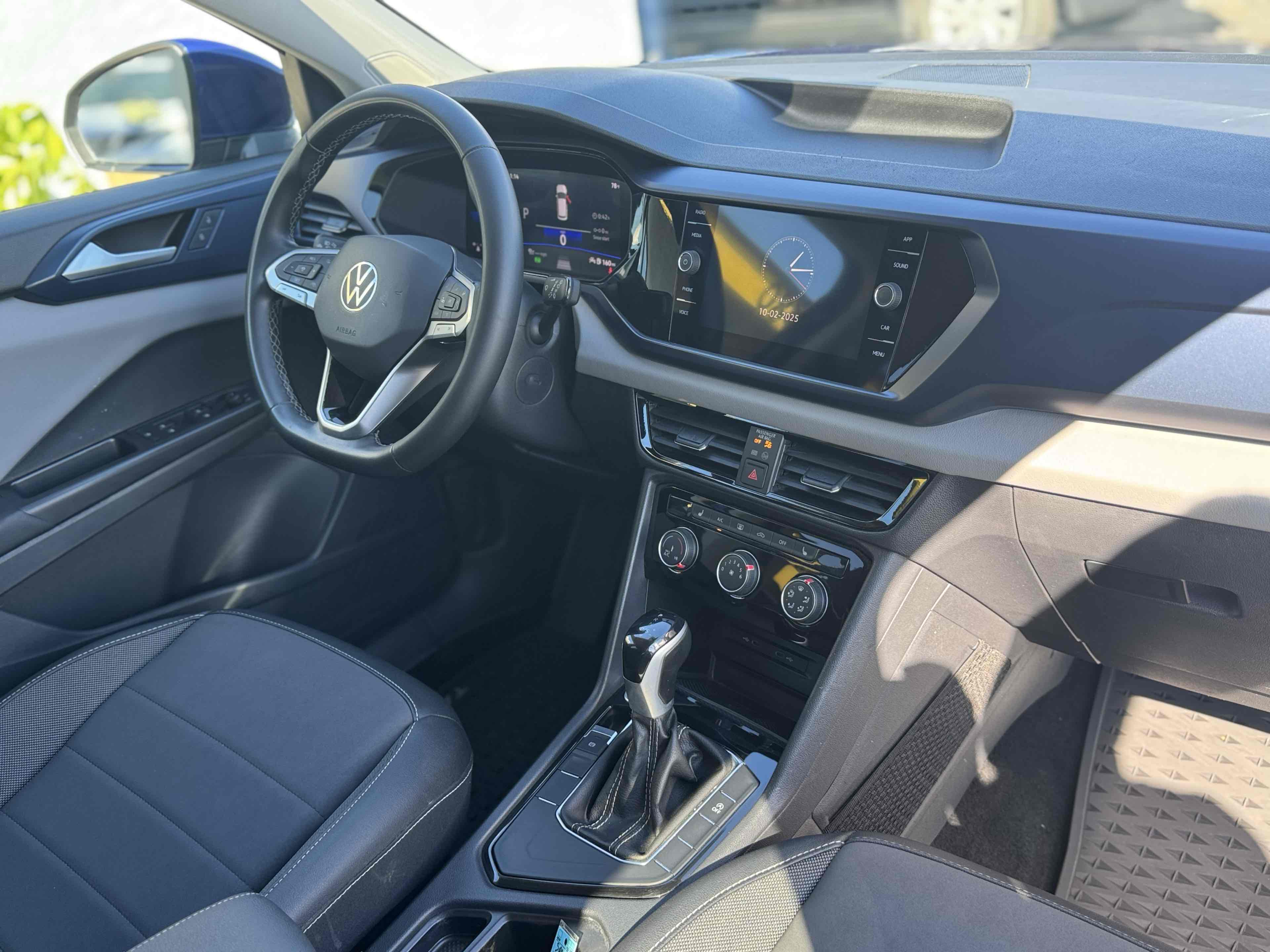 2023 Volkswagen Taos SE photo 12