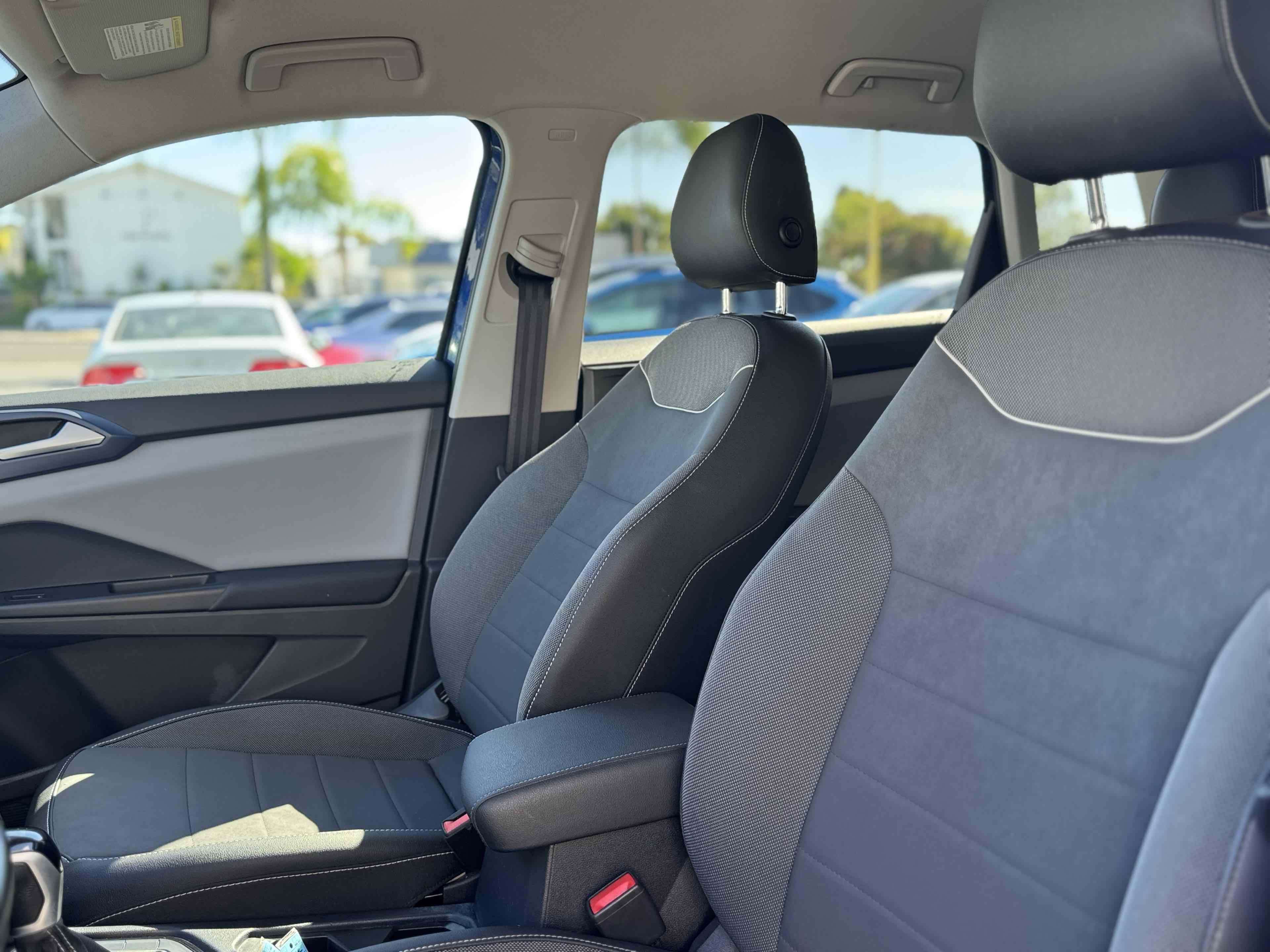2023 Volkswagen Taos SE photo 13