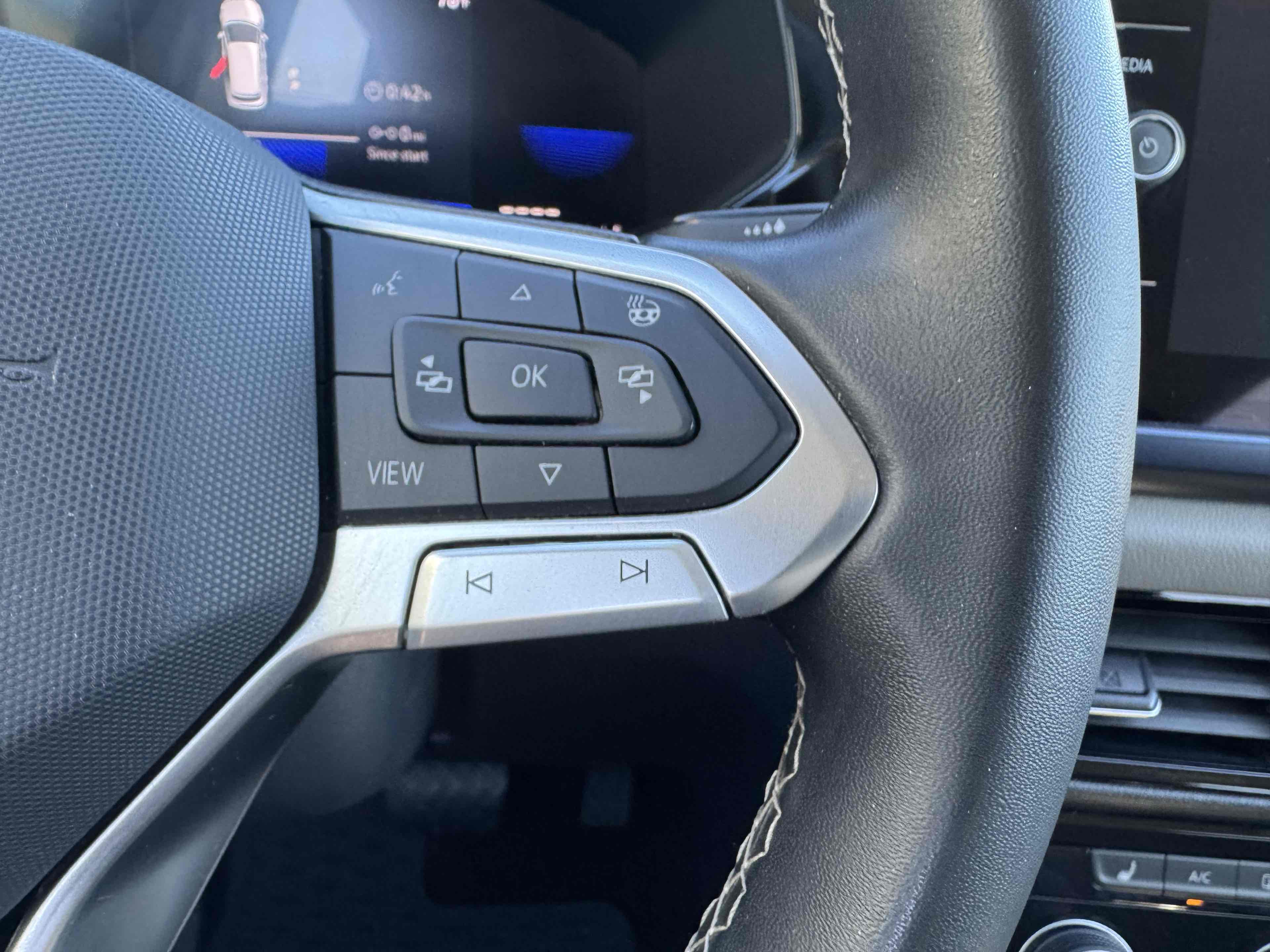 2023 Volkswagen Taos SE photo 19