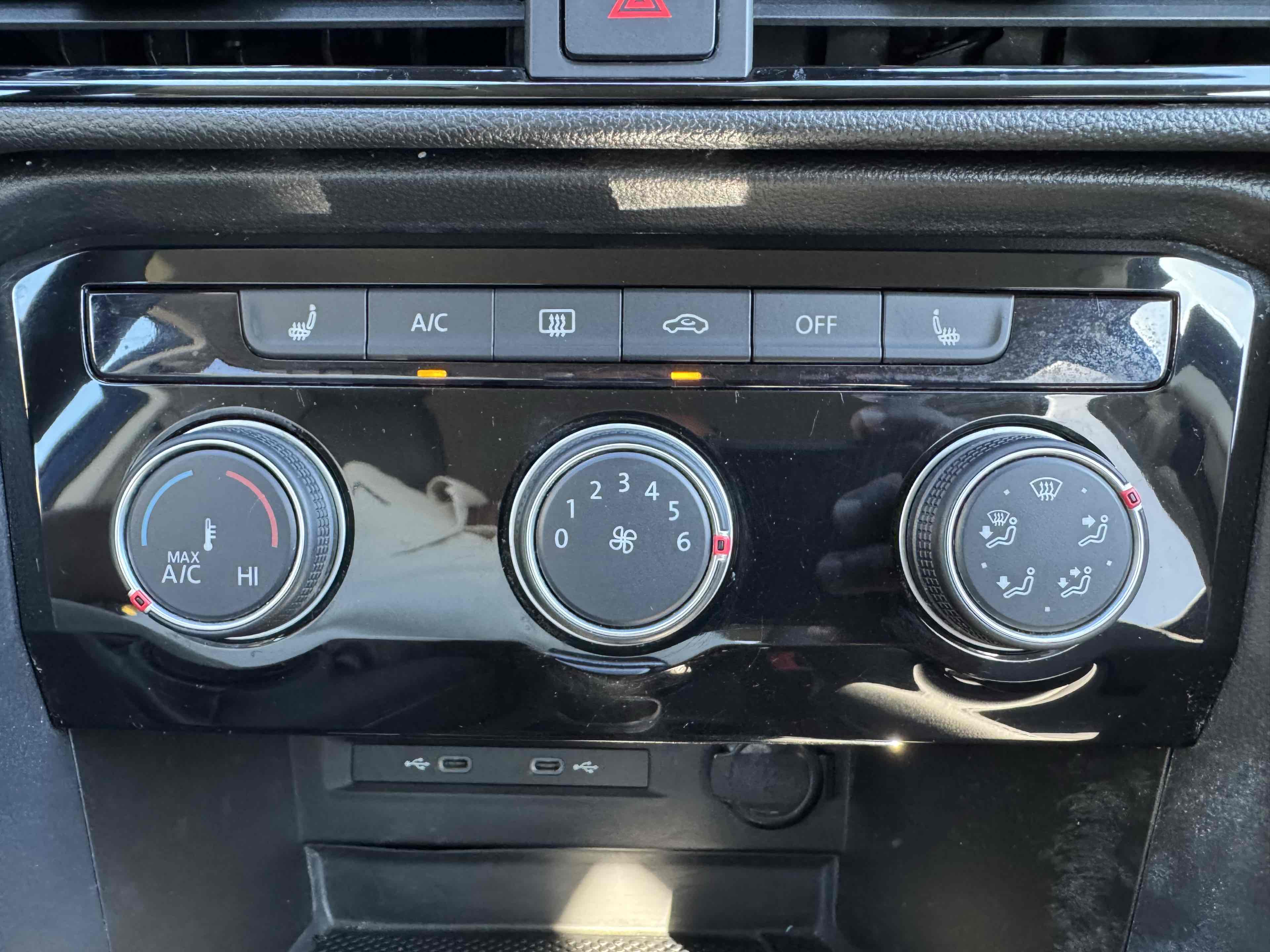 2023 Volkswagen Taos SE photo 22