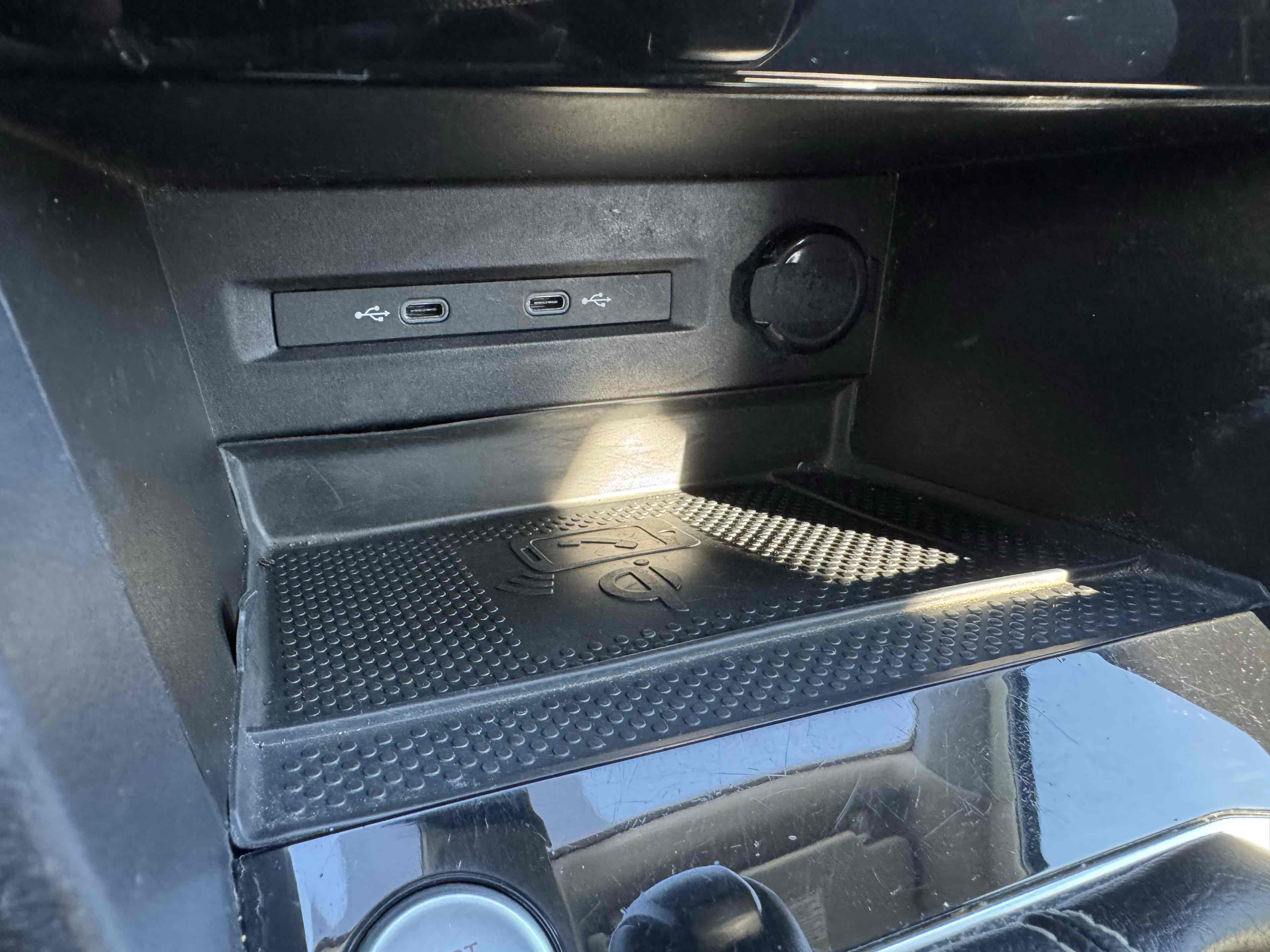 2023 Volkswagen Taos SE photo 24