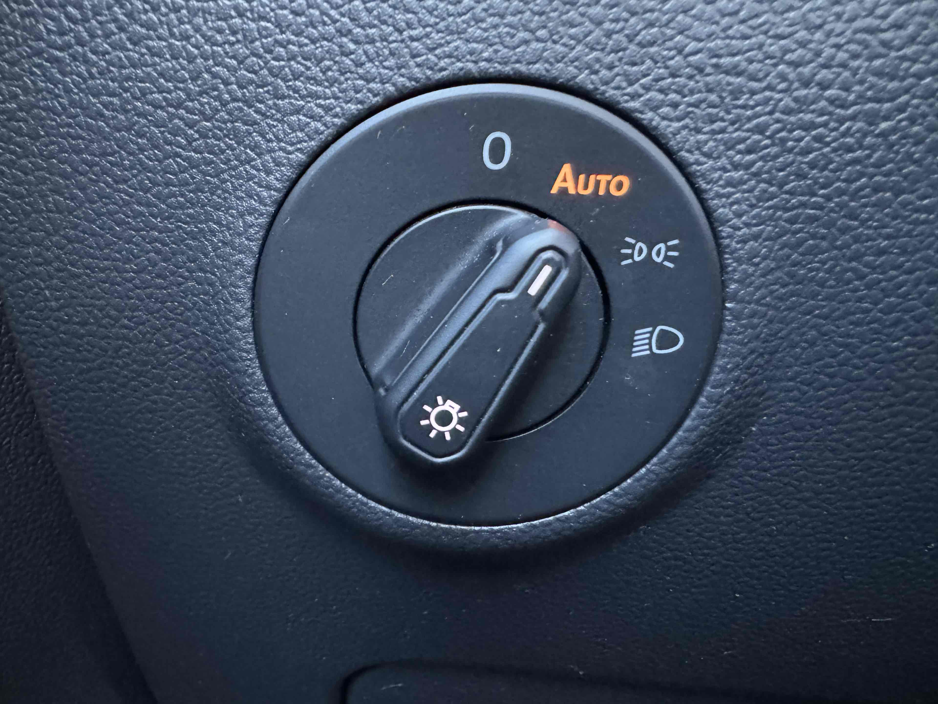 2023 Volkswagen Taos SE - Photo 31
