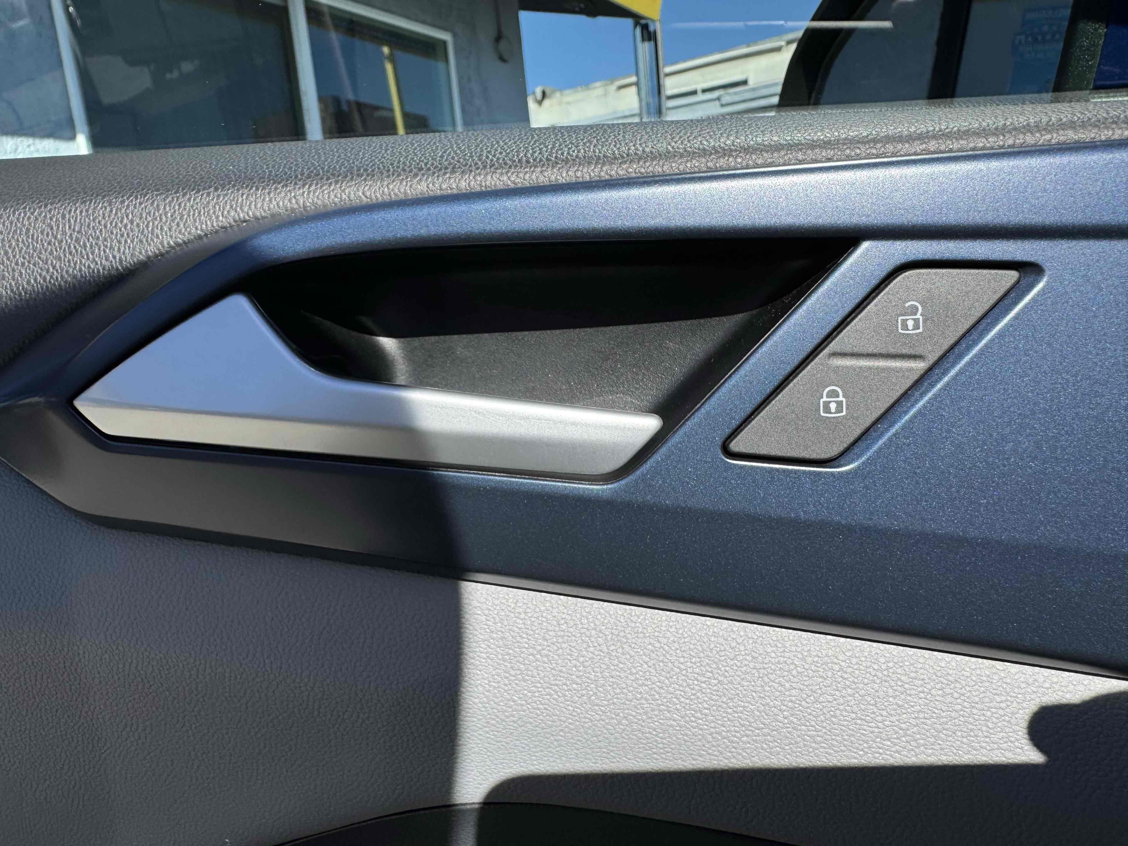 2023 Volkswagen Taos SE - Photo 36