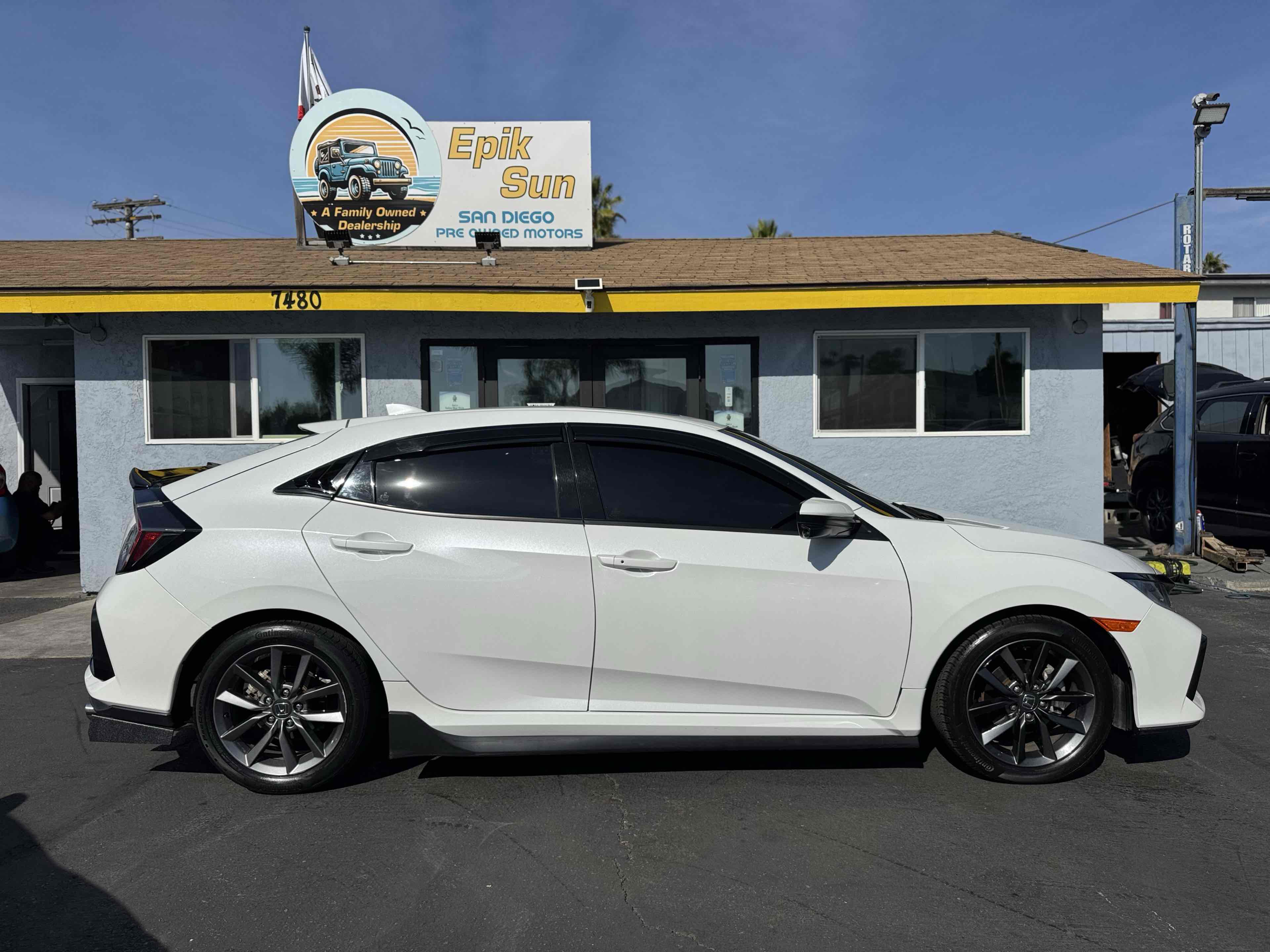 2021 Honda Civic Hatchback EX photo 3