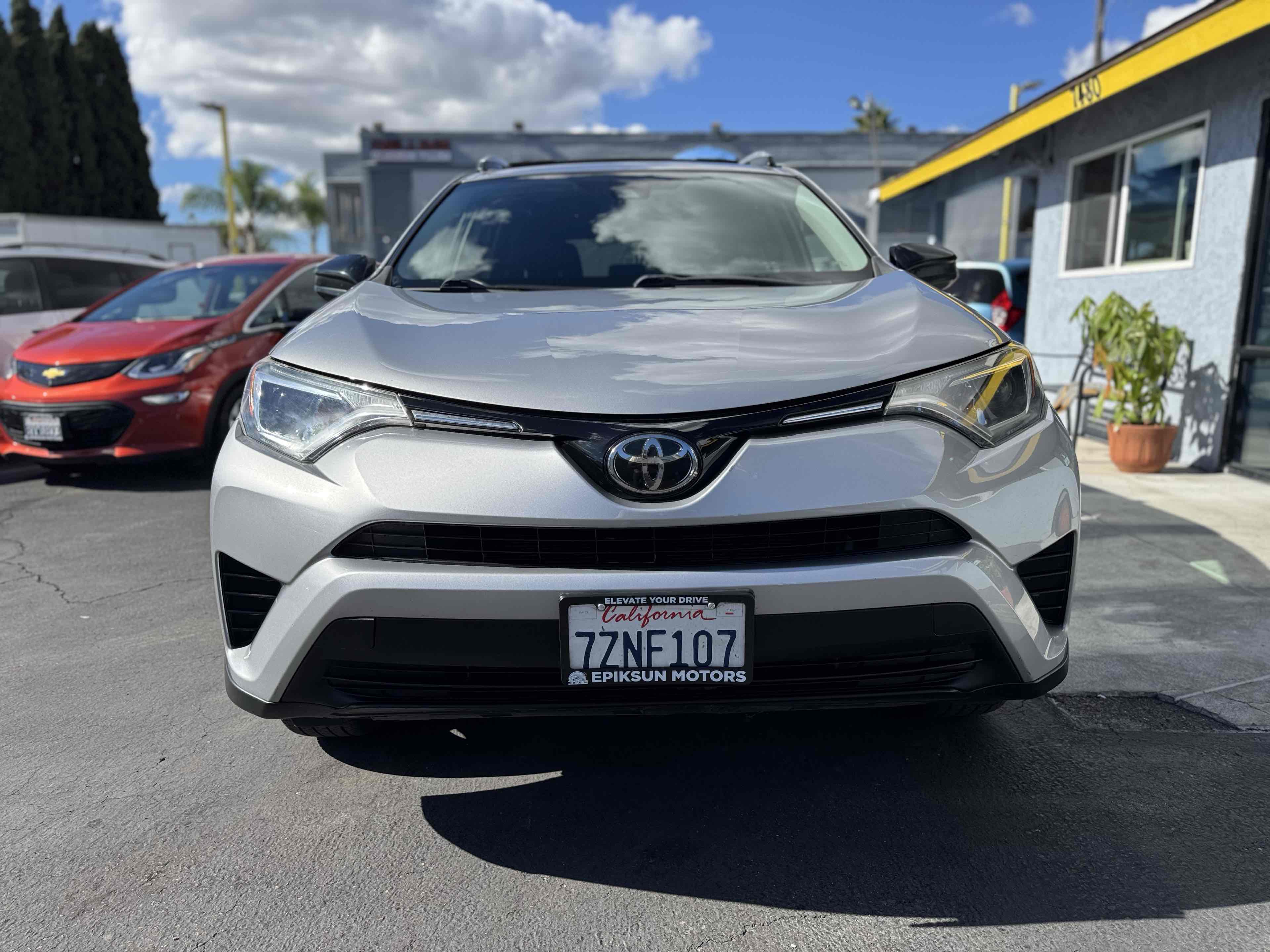 2017 Toyota RAV4 LE photo 2