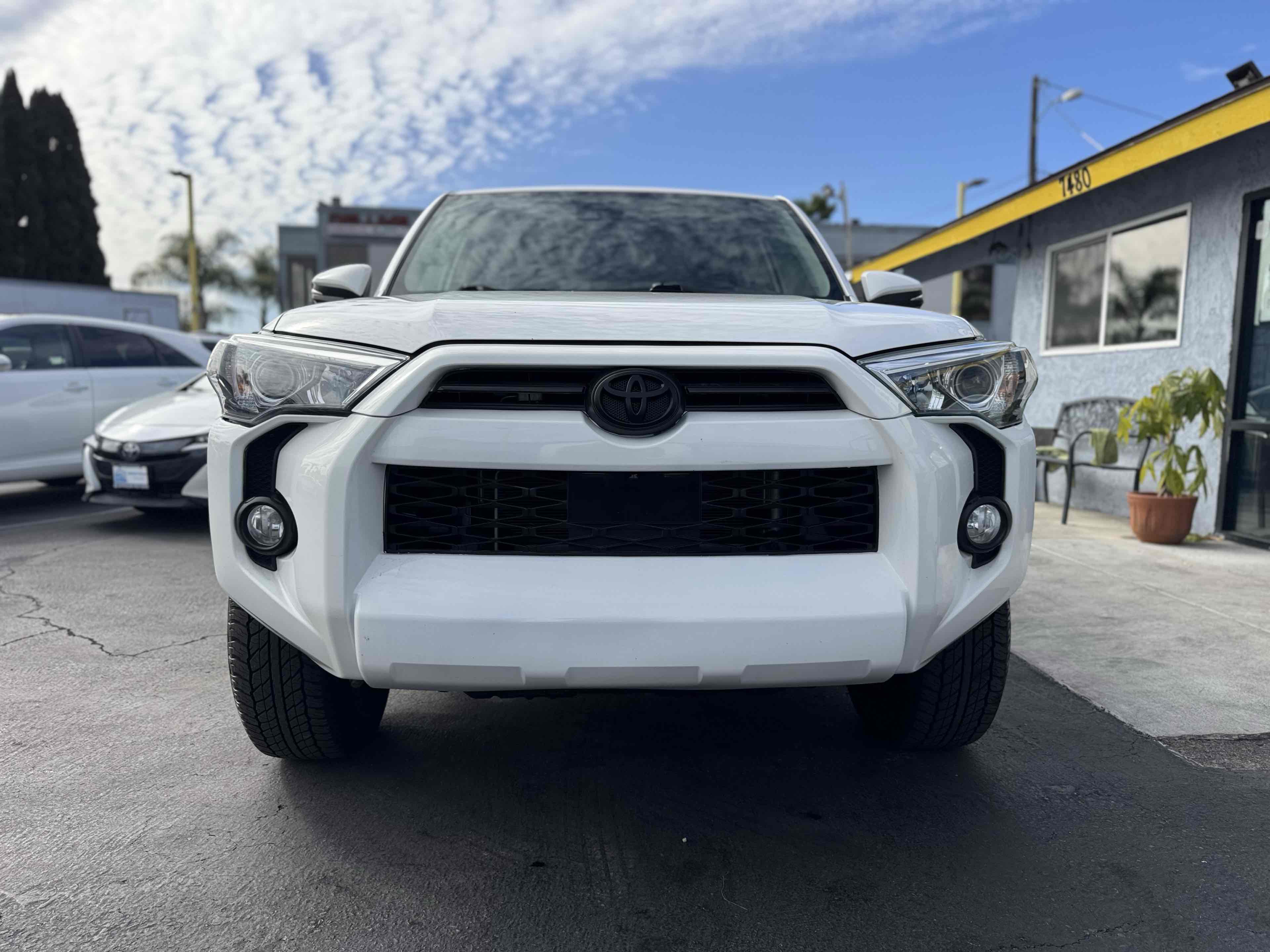 2020 Toyota 4Runner SR5 Premium - Photo 2