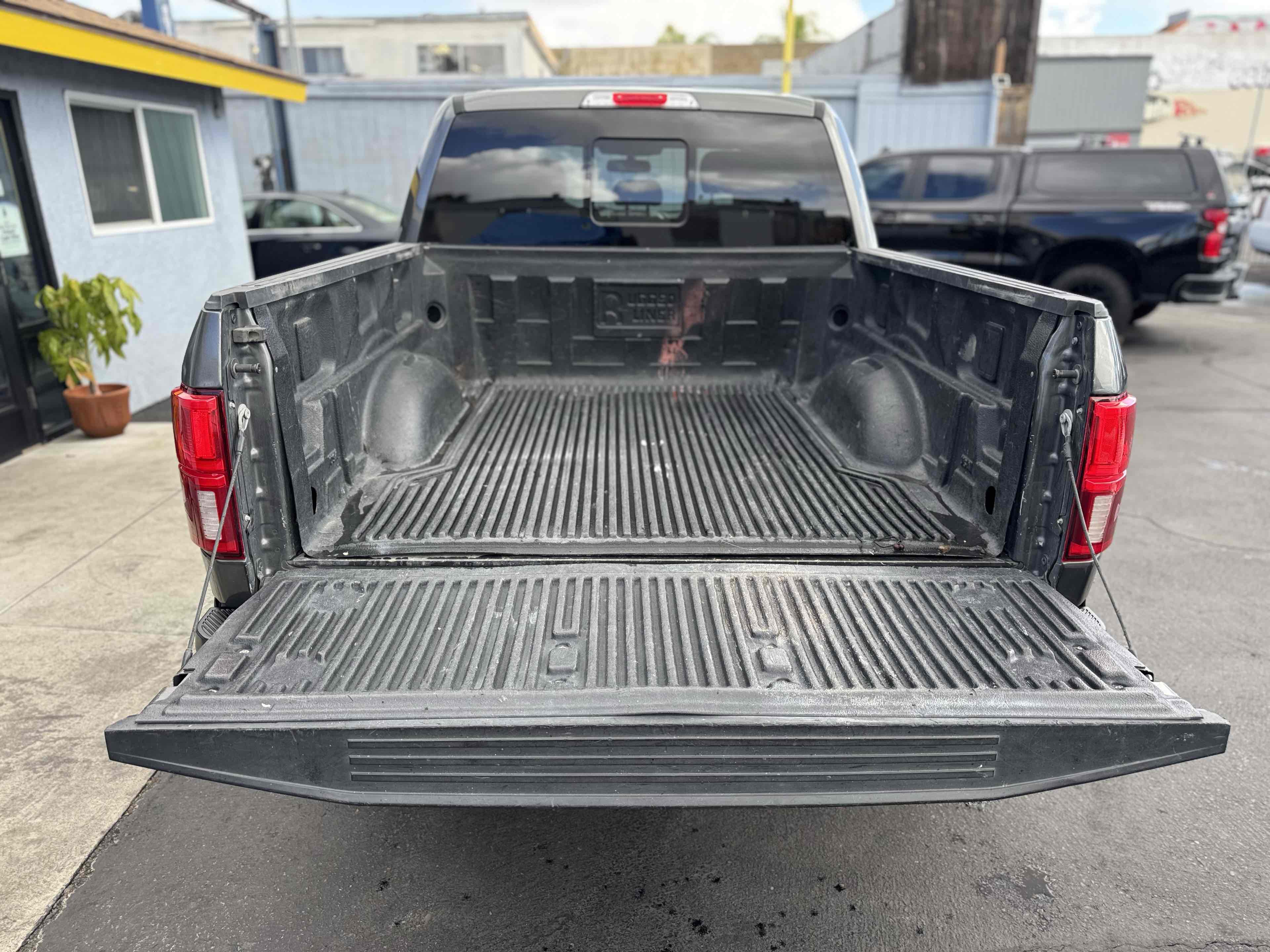 2019 Ford F-150 Platinum - Photo 8