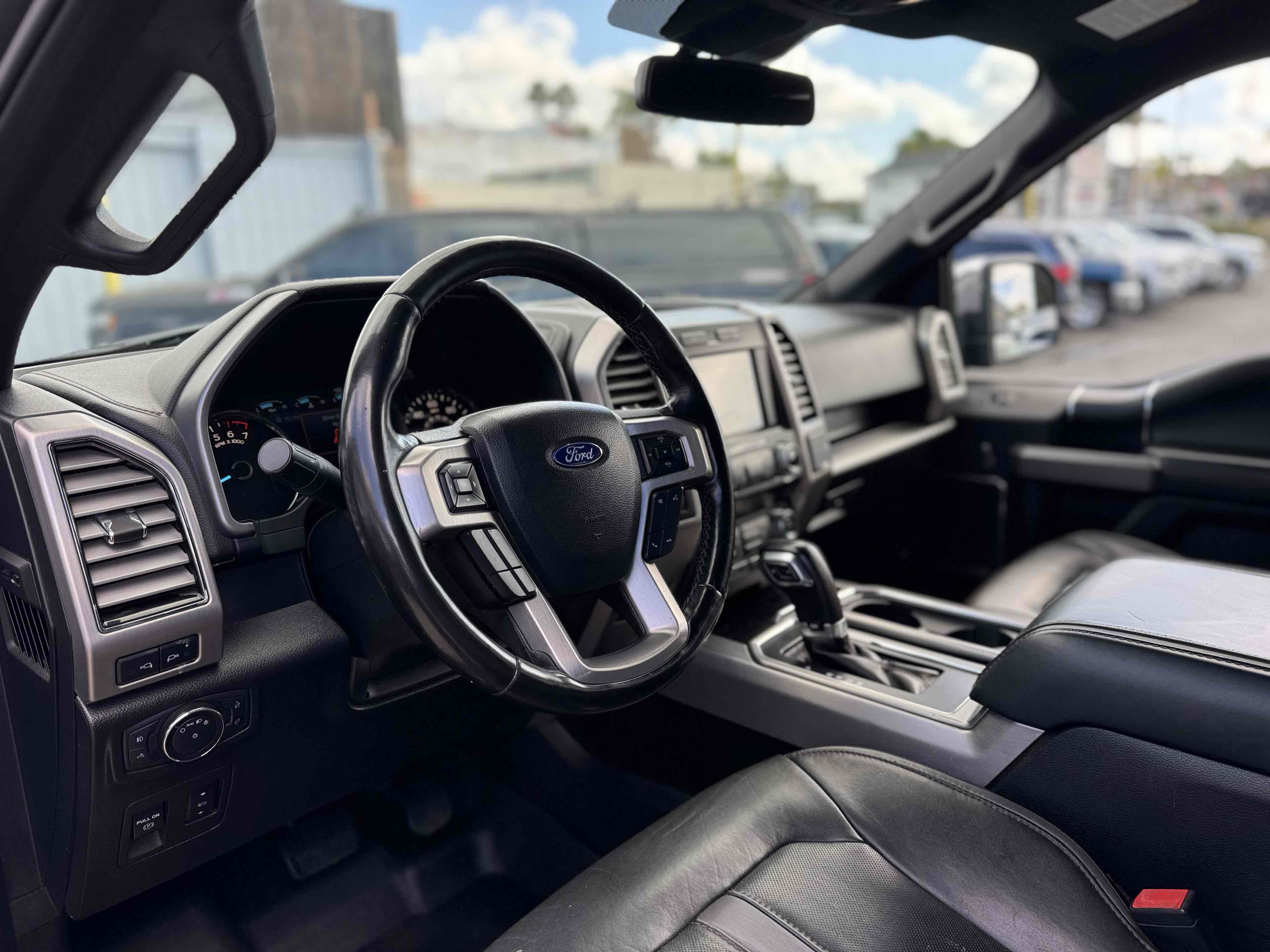 2019 Ford F-150 Platinum - Photo 10