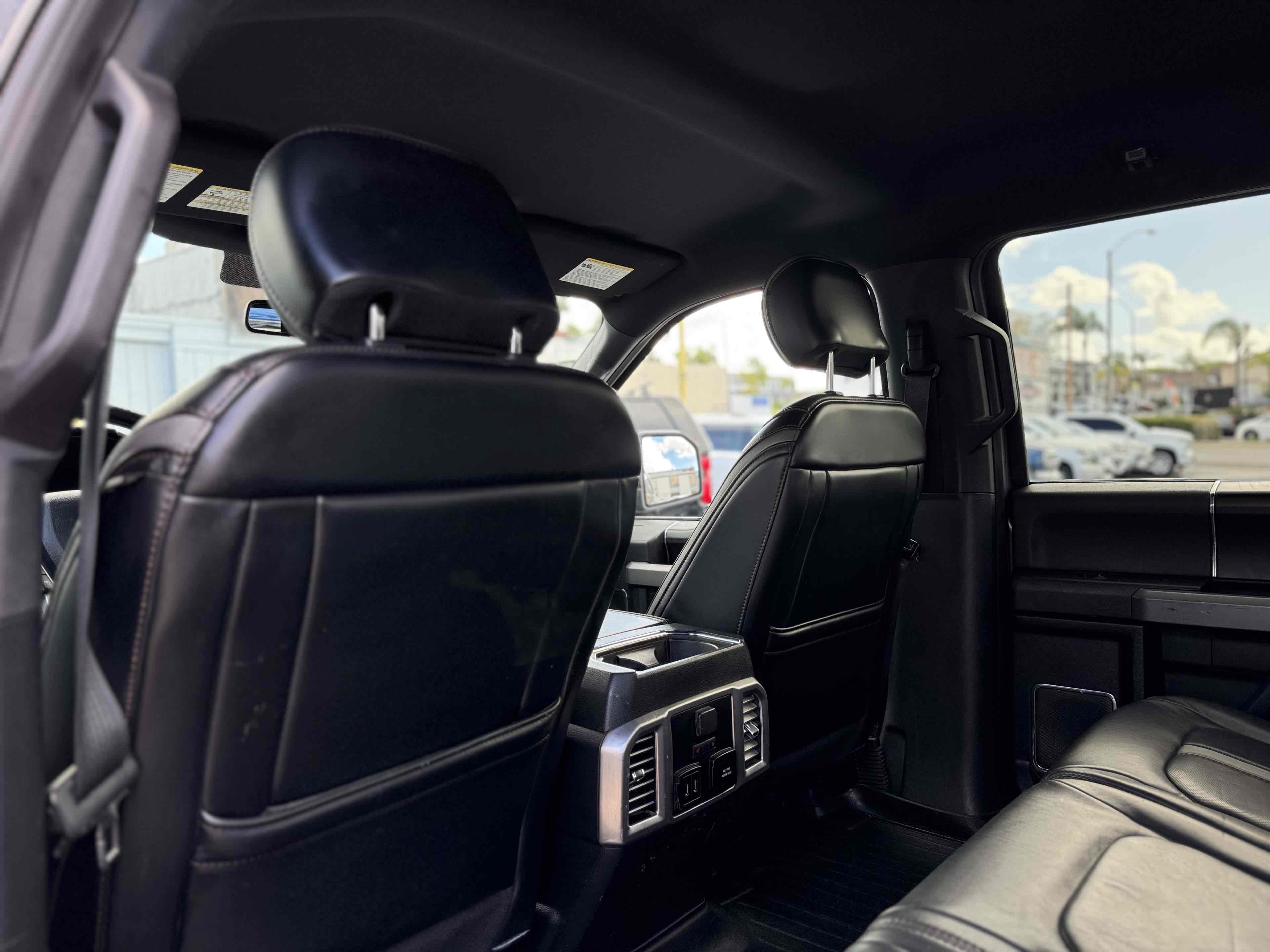 2019 Ford F-150 Platinum - Photo 13