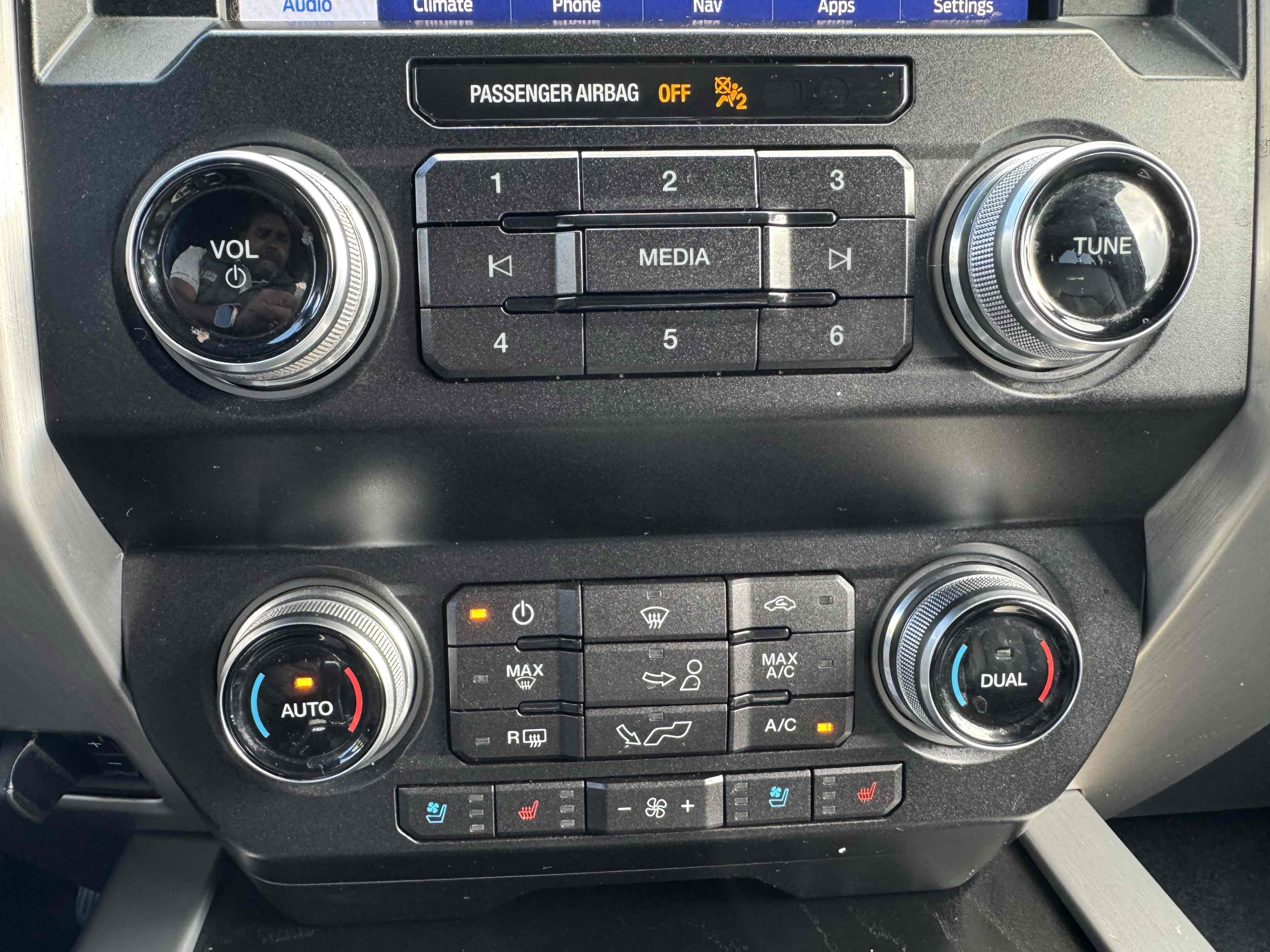 2019 Ford F-150 Platinum - Photo 27