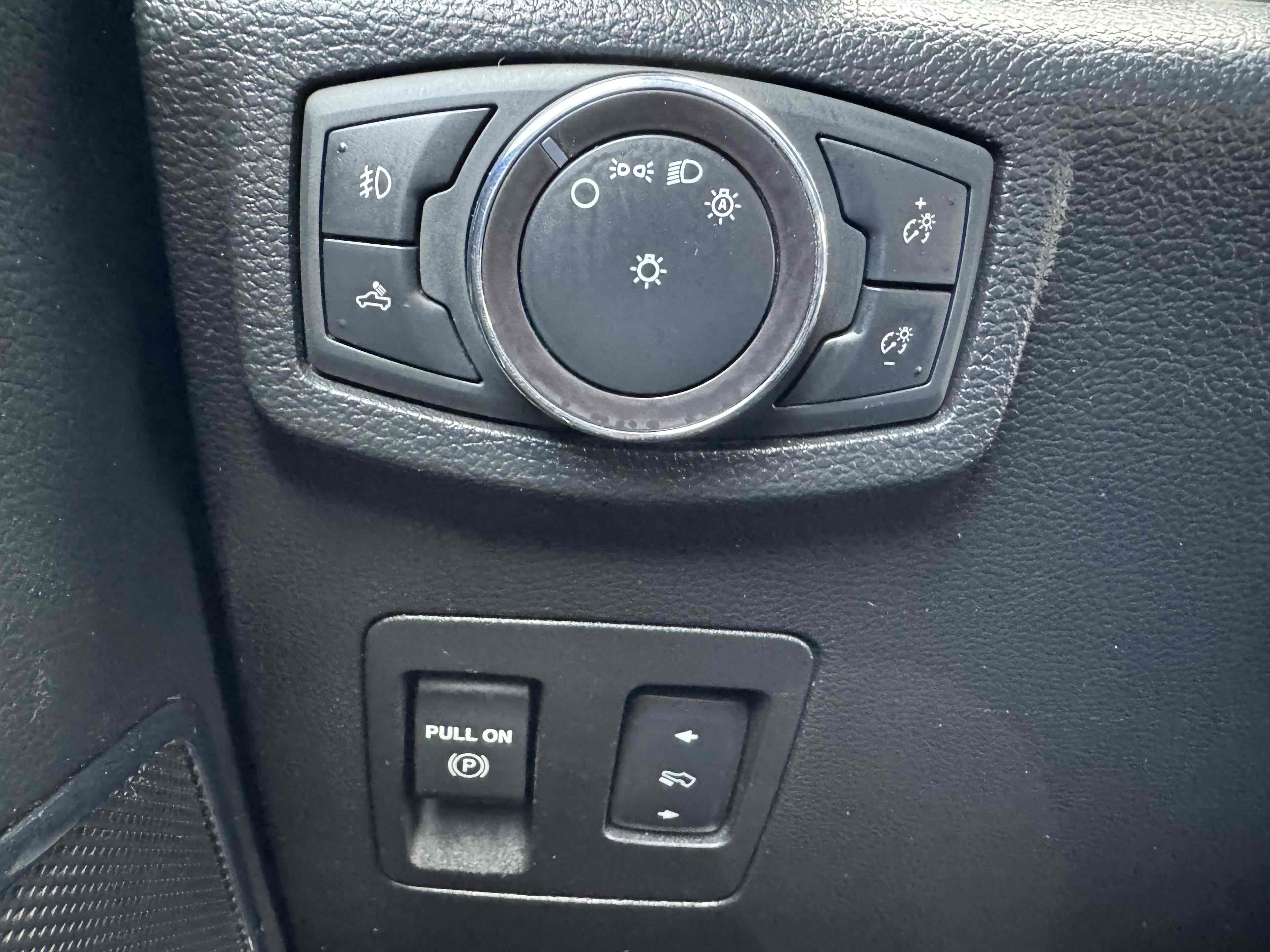 2019 Ford F-150 Platinum - Photo 32