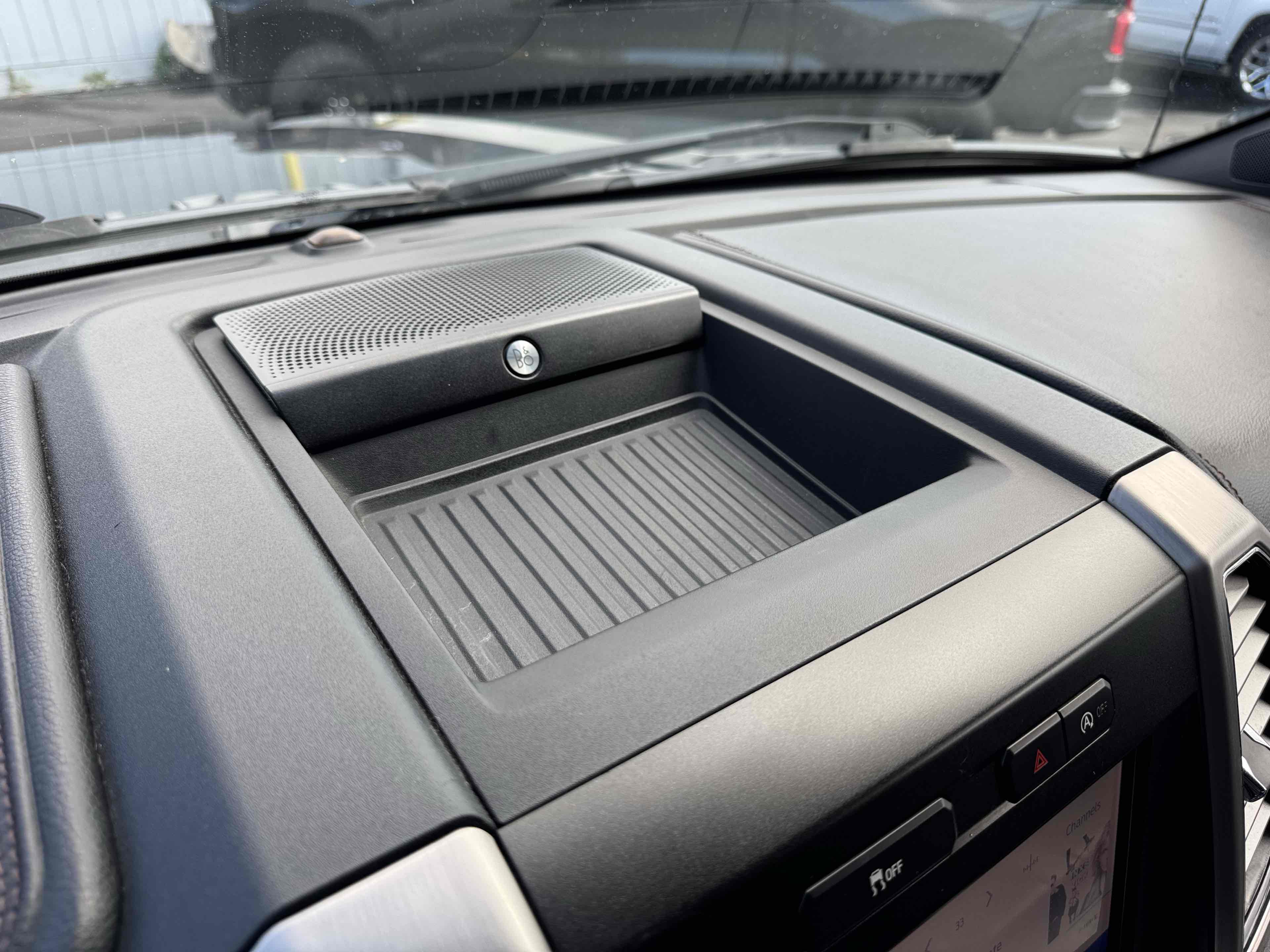 2019 Ford F-150 Platinum - Photo 34