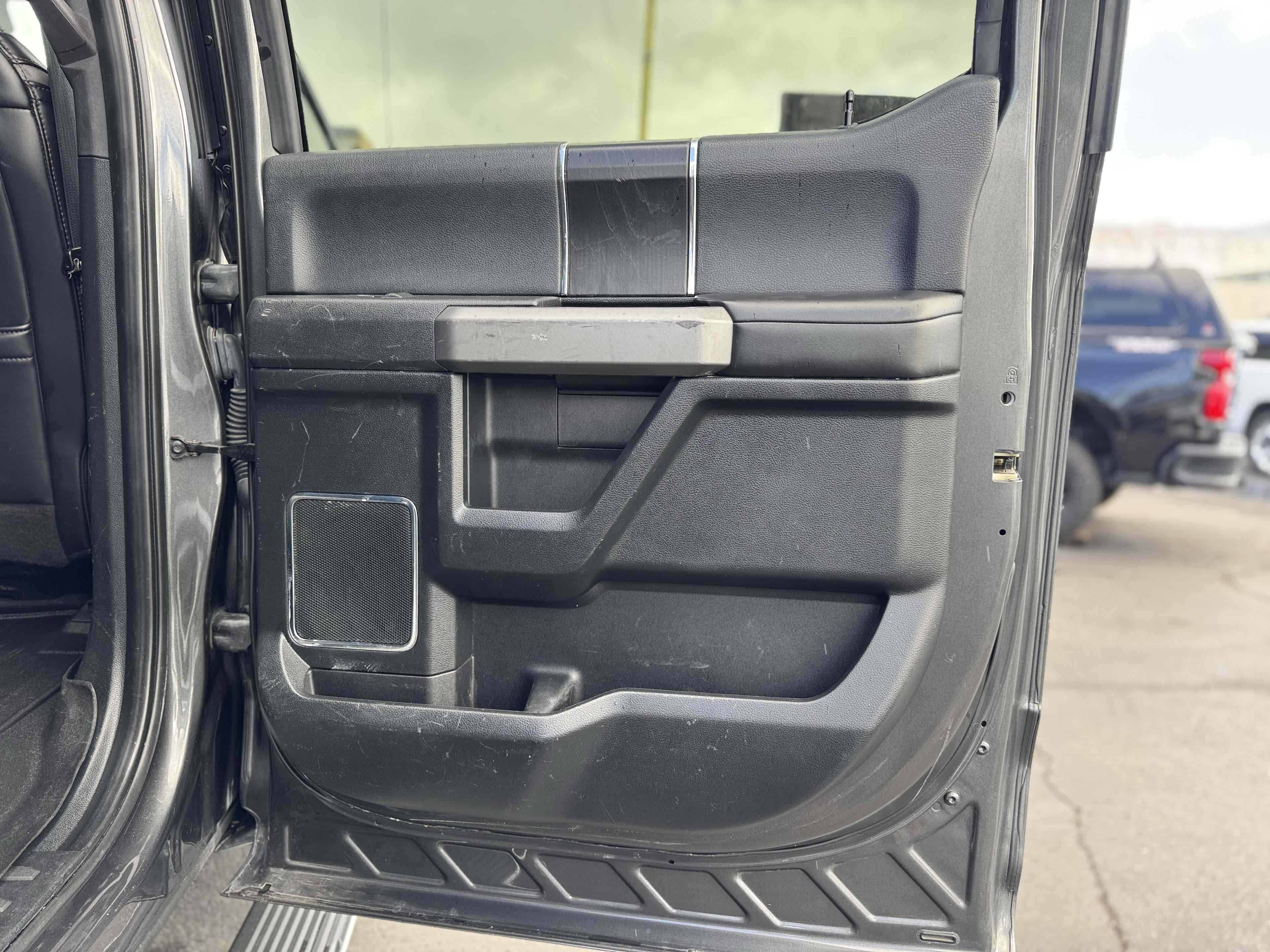 2019 Ford F-150 Platinum - Photo 39