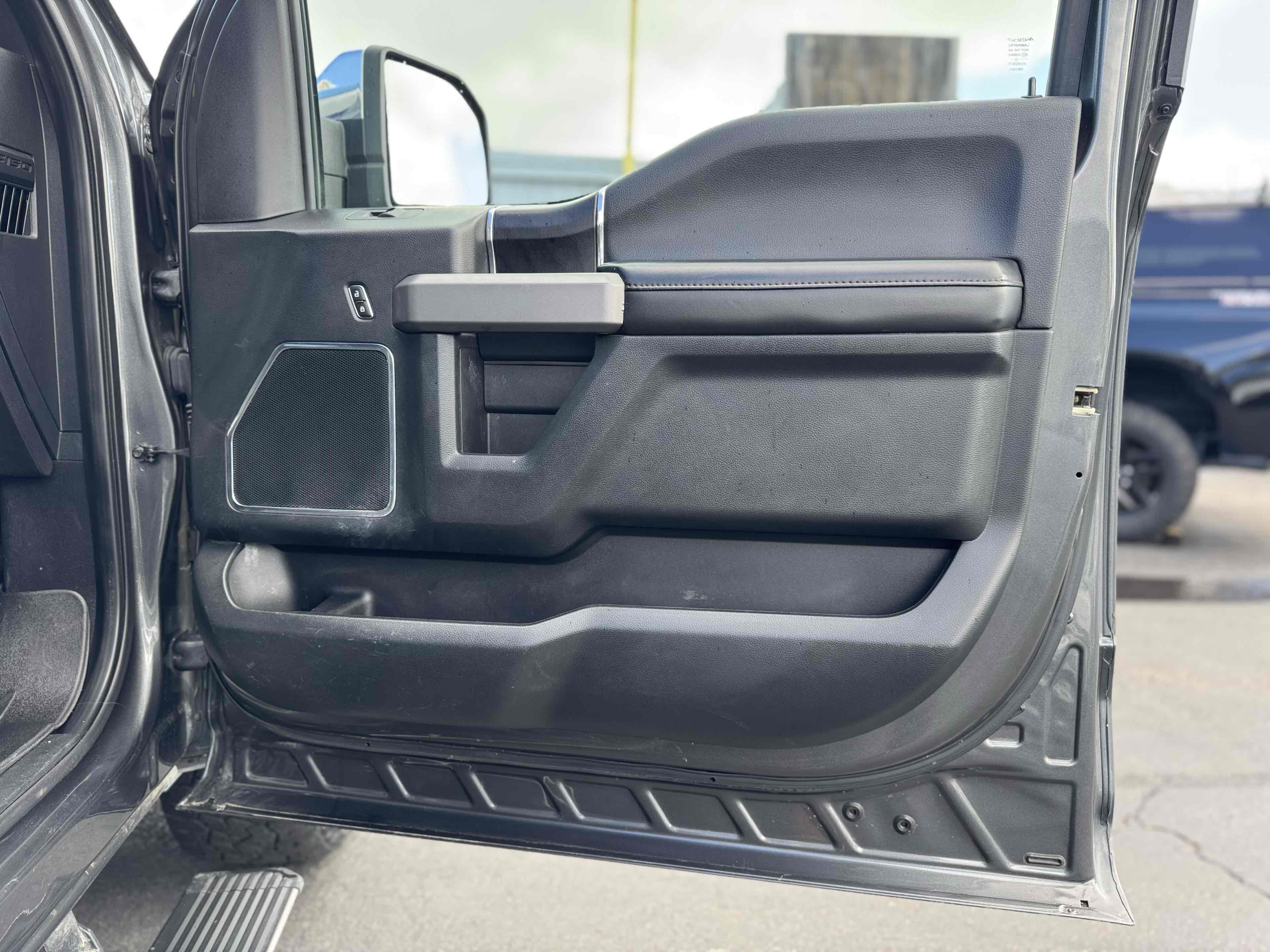2019 Ford F-150 Platinum - Photo 40