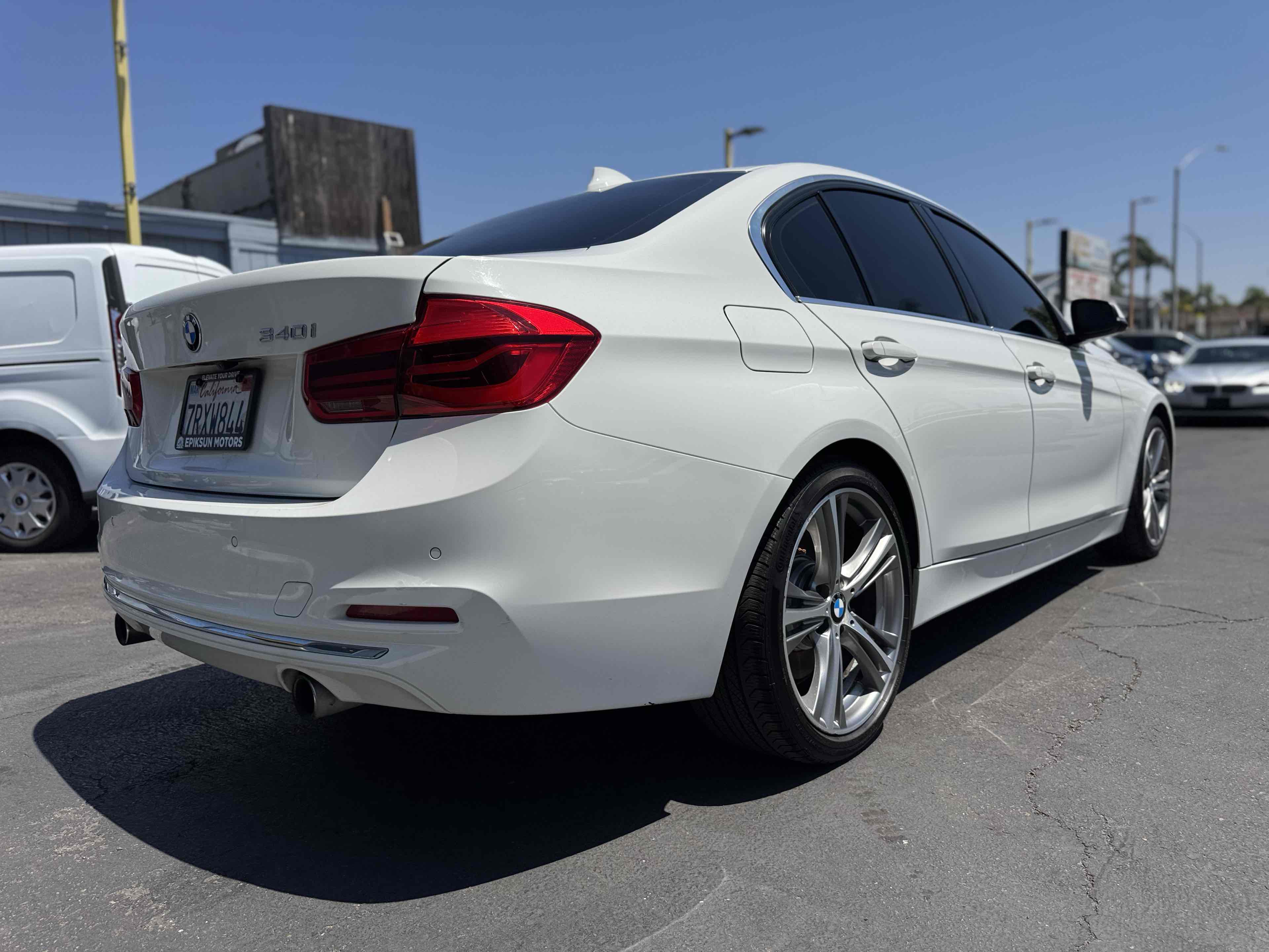 View vehicle photo 5