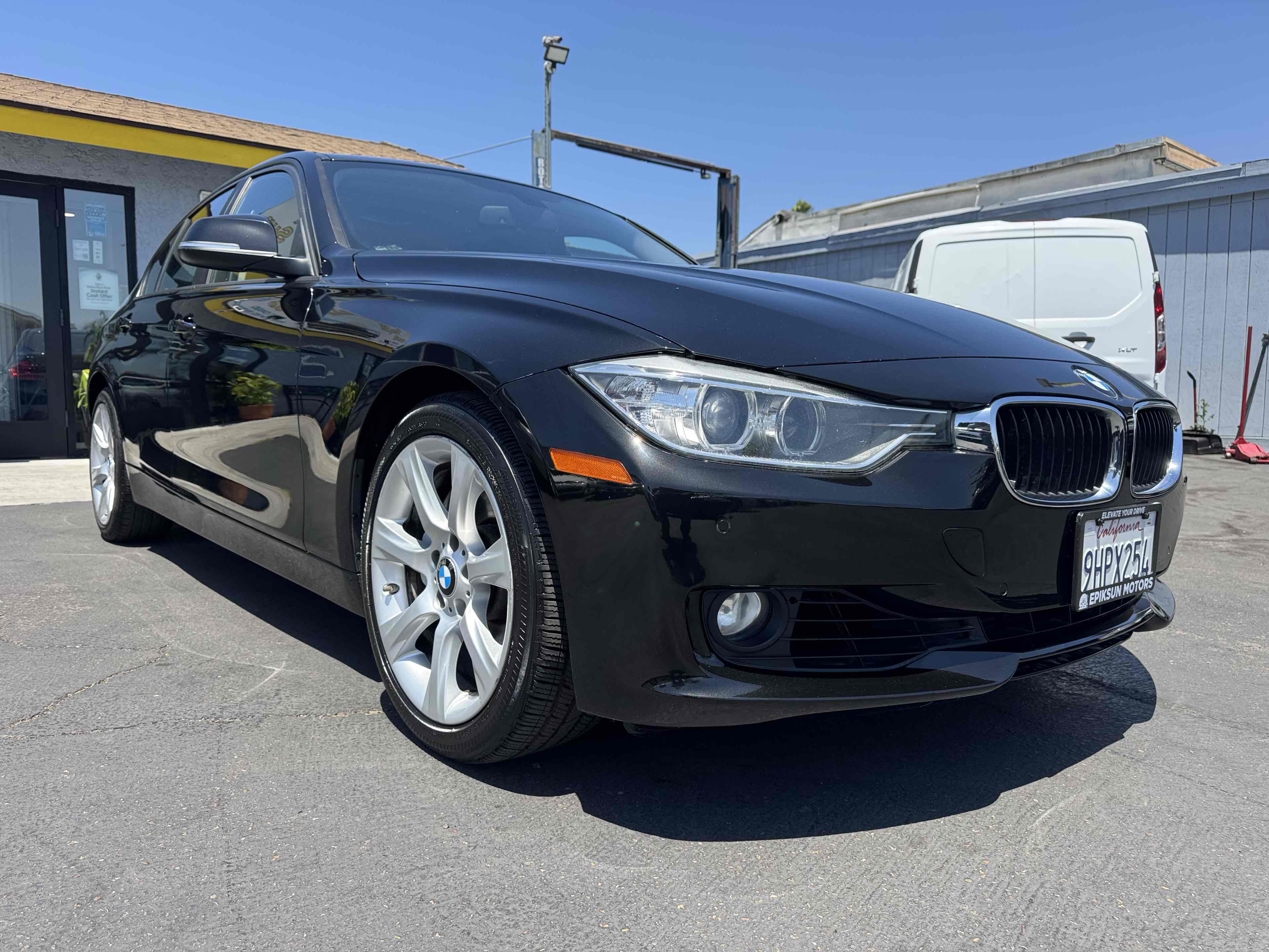 View vehicle photo 3