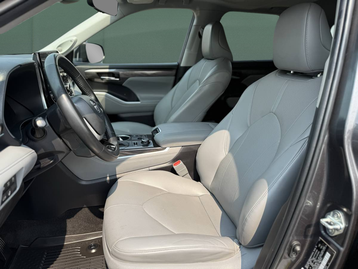 2023 Toyota Highlander Limited - Photo 15