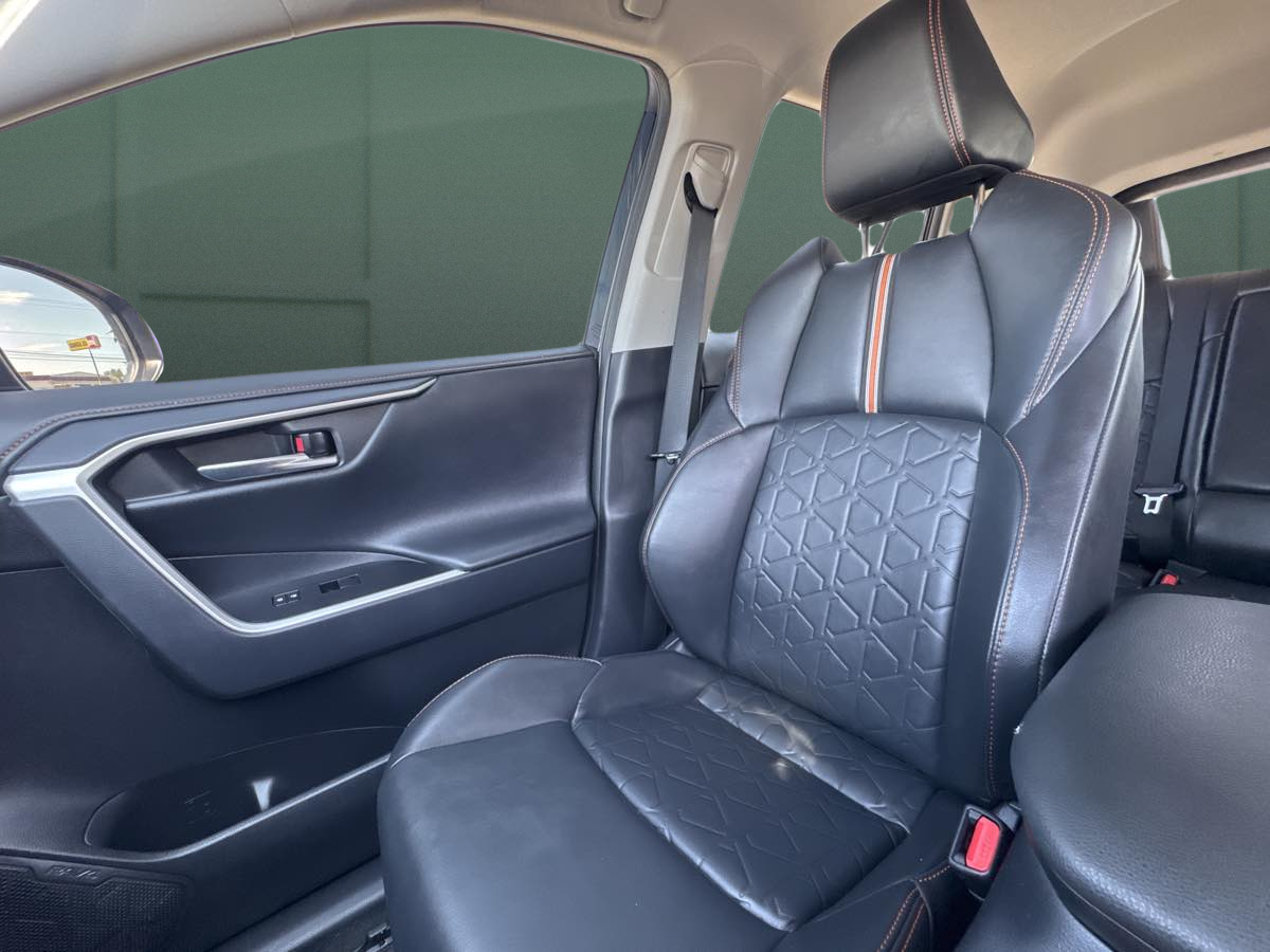 Photo 18 of this Toyota RAV4