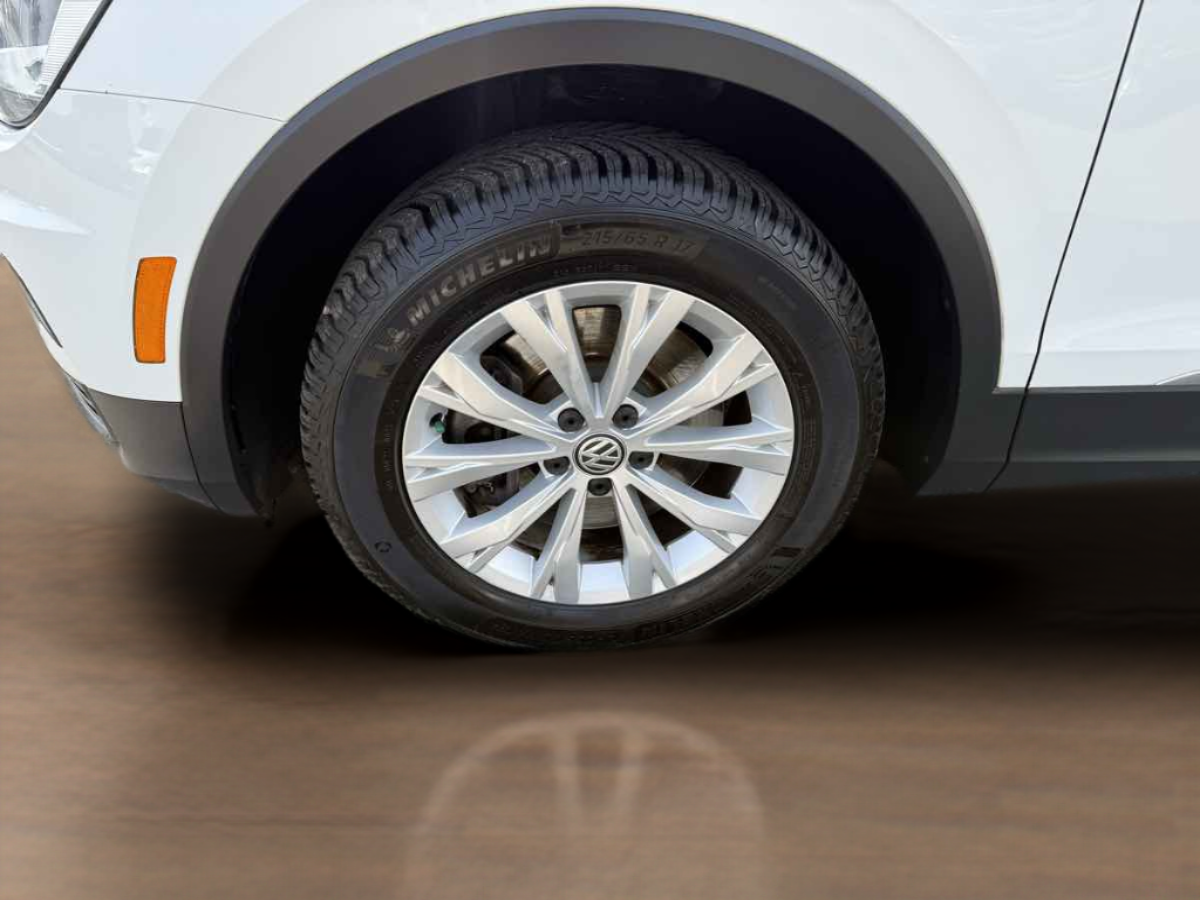 Photo 27 of this Volkswagen Tiguan