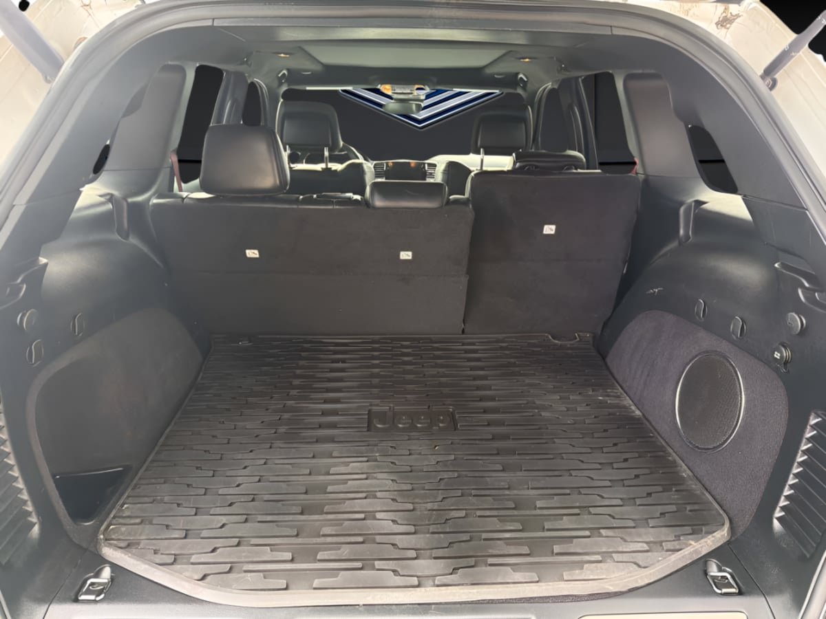 Photo 11 of this Jeep Grand Cherokee