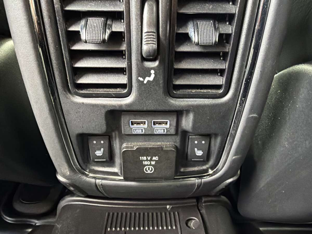 Photo 15 of this Jeep Grand Cherokee