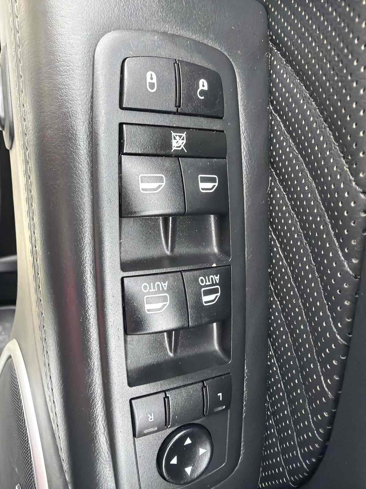 Photo 19 of this Jeep Grand Cherokee