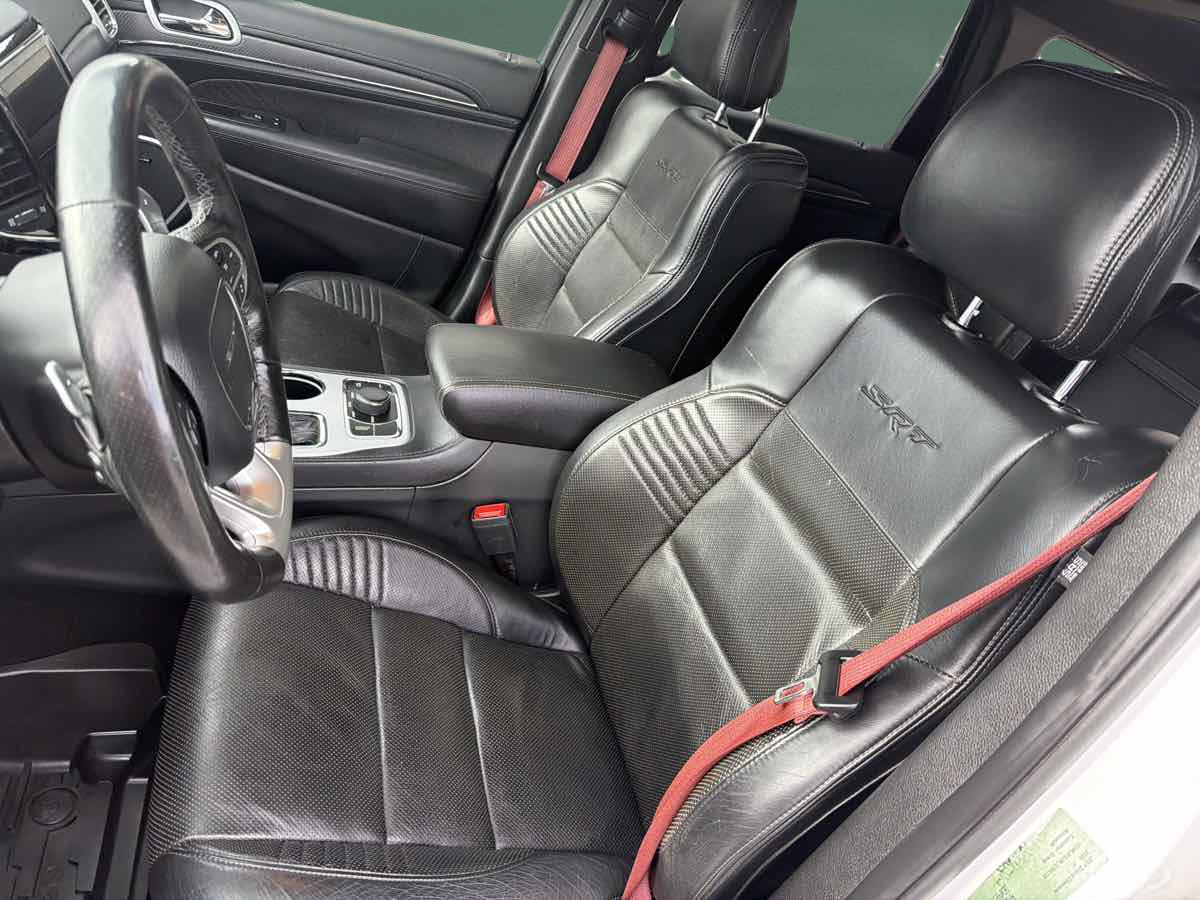 Photo 20 of this Jeep Grand Cherokee