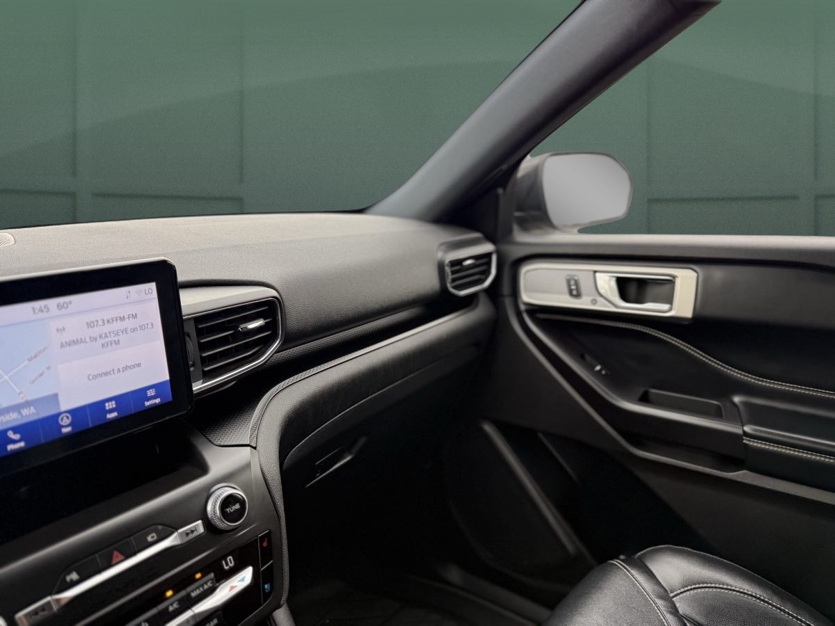 Photo 28 of this Ford Explorer