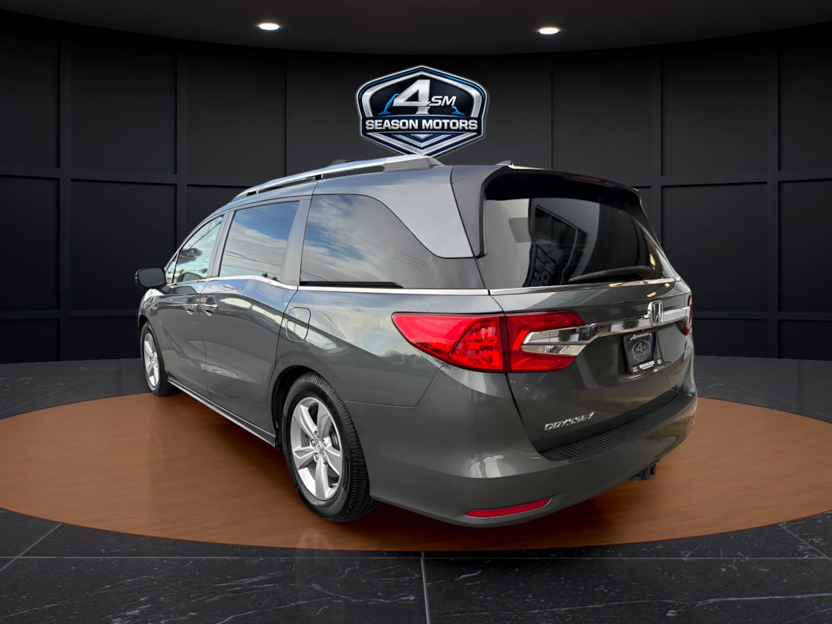 Photo 5 of this Honda Odyssey