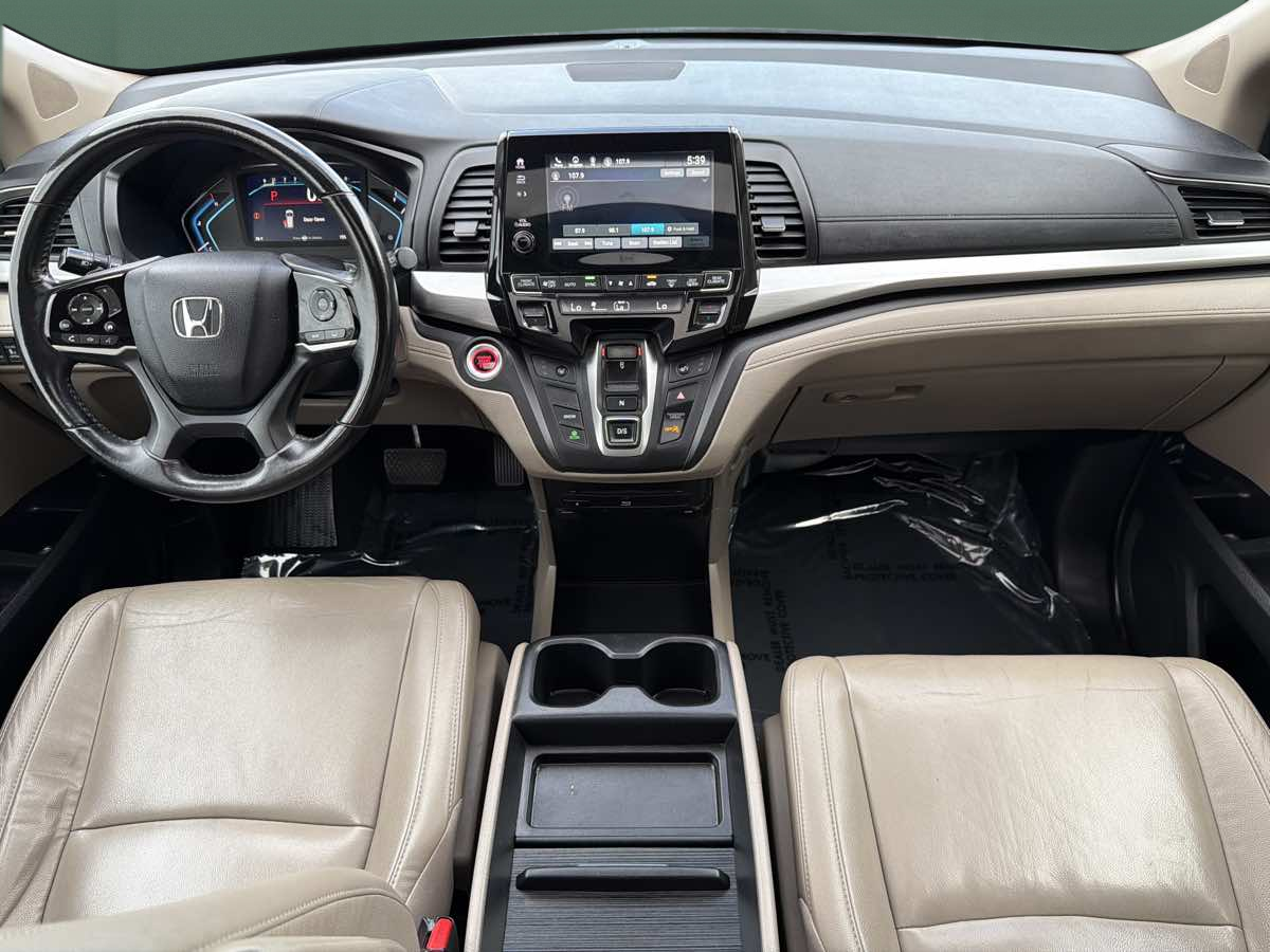 Photo 10 of this Honda Odyssey