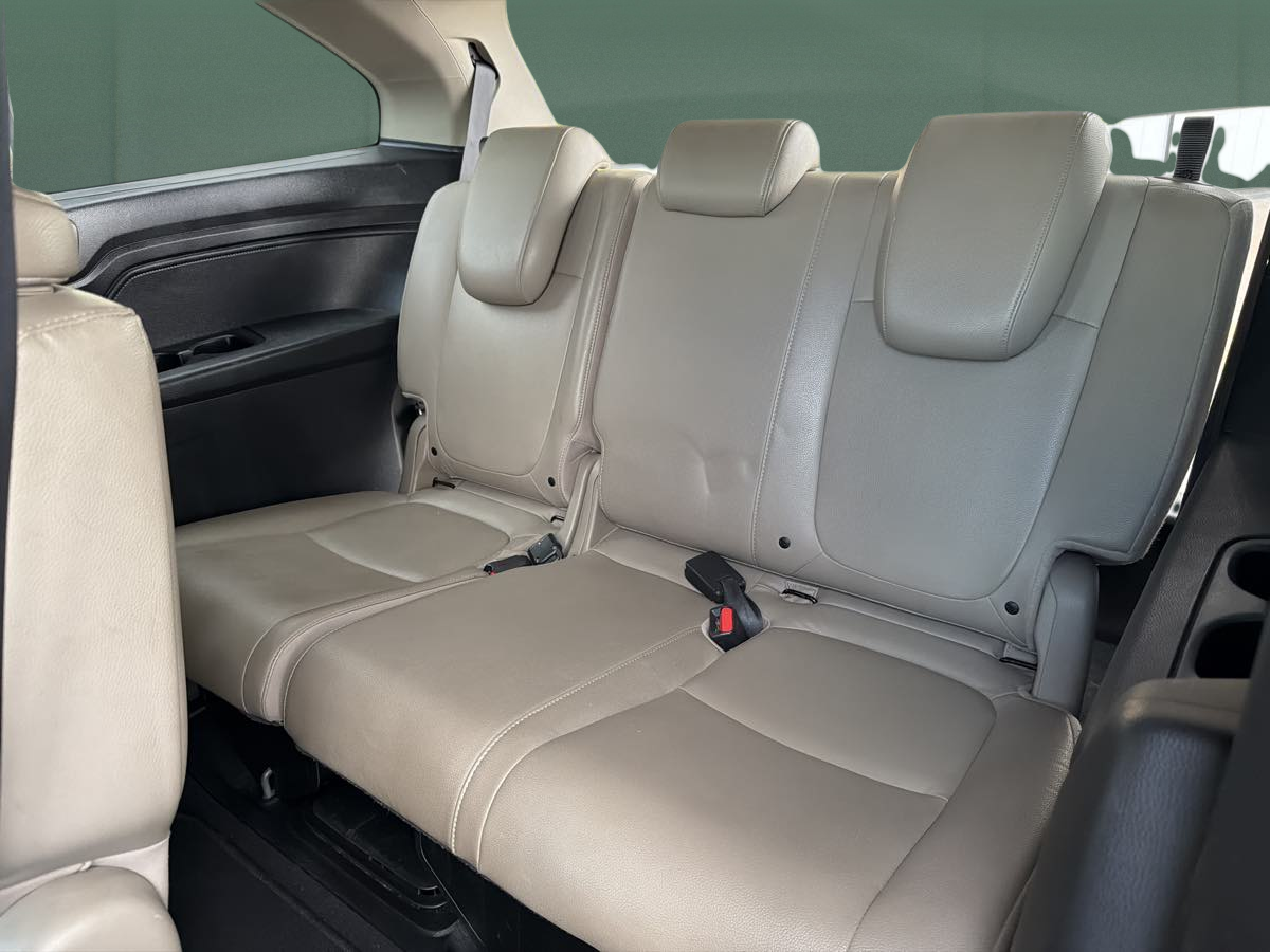 Photo 15 of this Honda Odyssey