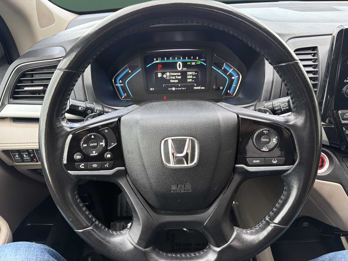 Photo 18 of this Honda Odyssey