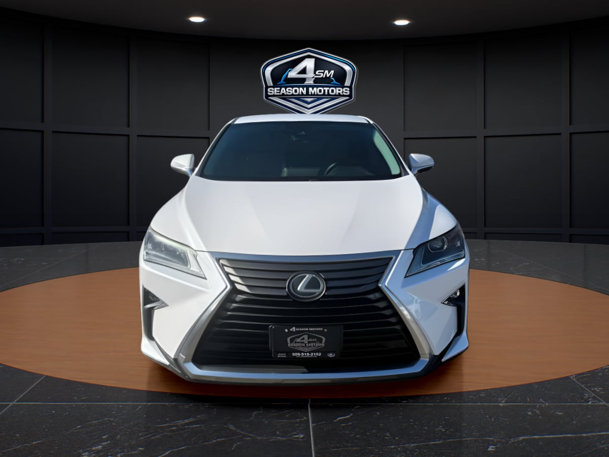 Photo 3 of this Lexus RX 350