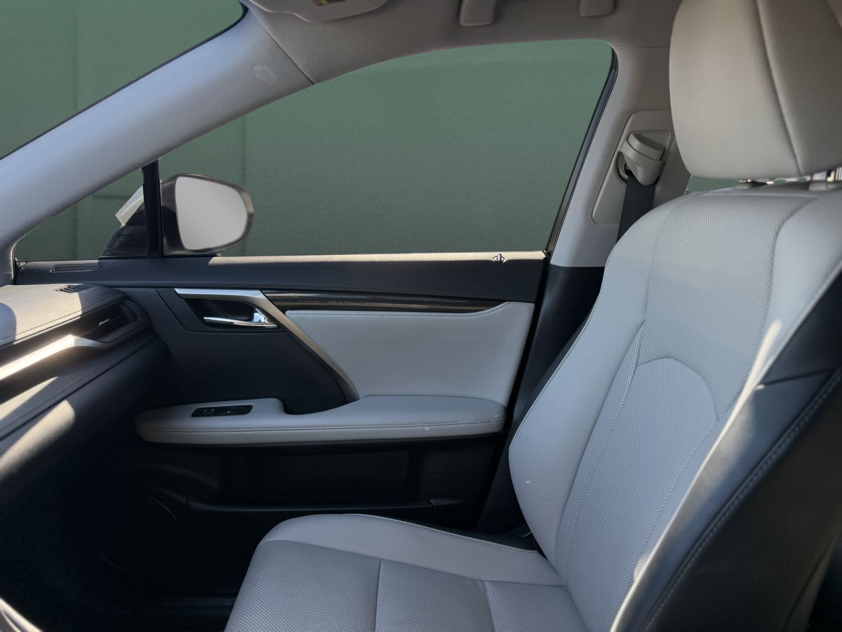 Photo 24 of this Lexus RX 350