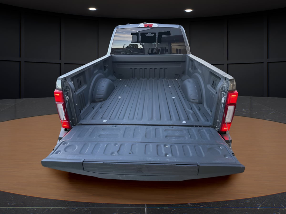 Photo 14 of this Ford Super Duty F-350 SRW
