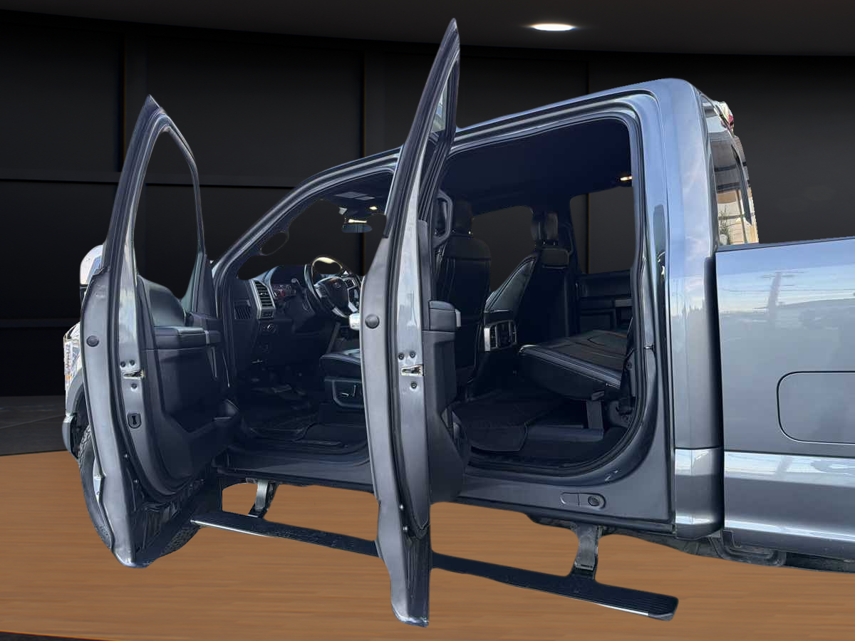Photo 17 of this Ford Super Duty F-350 SRW