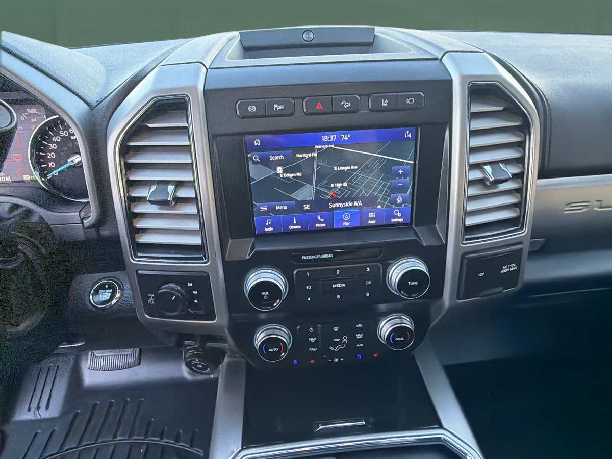 Photo 20 of this Ford Super Duty F-350 SRW