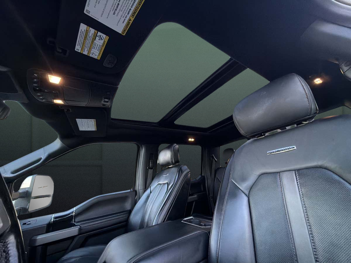 Photo 21 of this Ford Super Duty F-350 SRW