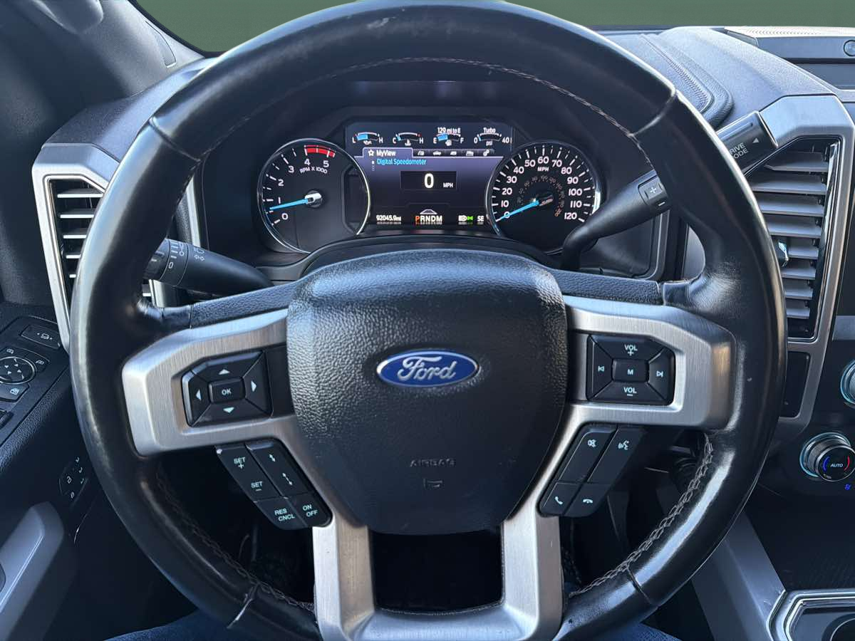 Photo 25 of this Ford Super Duty F-350 SRW