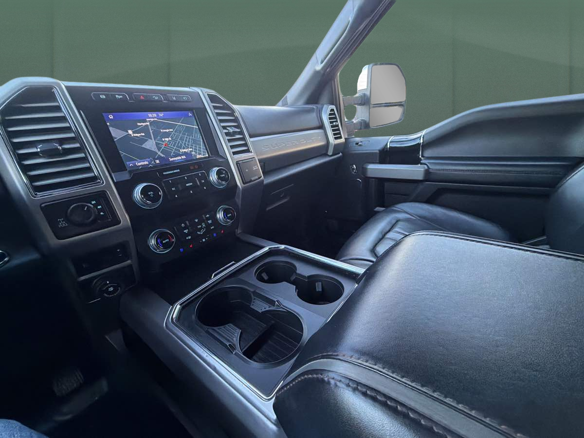 Photo 27 of this Ford Super Duty F-350 SRW