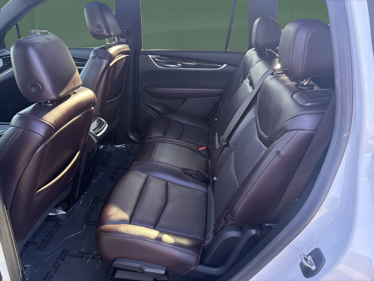 Photo 20 of this Cadillac XT6