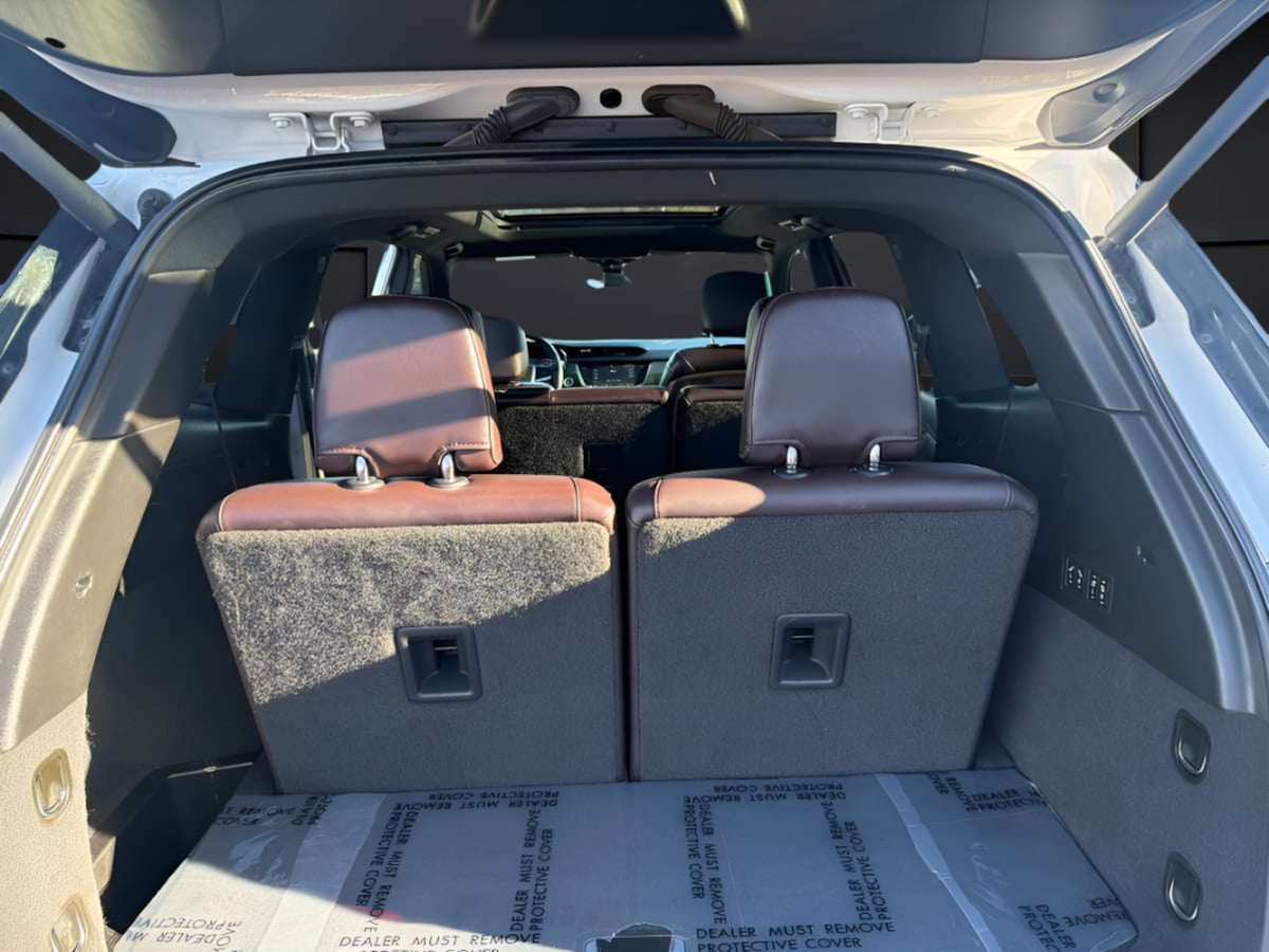 Photo 21 of this Cadillac XT6