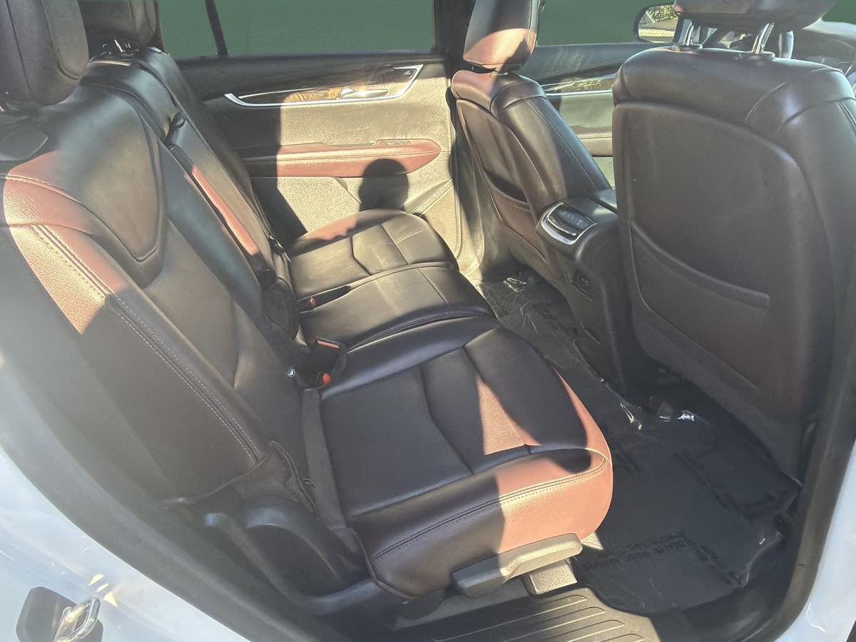 Photo 24 of this Cadillac XT6