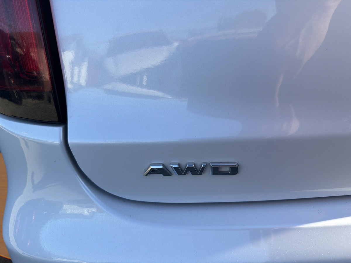 Photo 27 of this Cadillac XT6